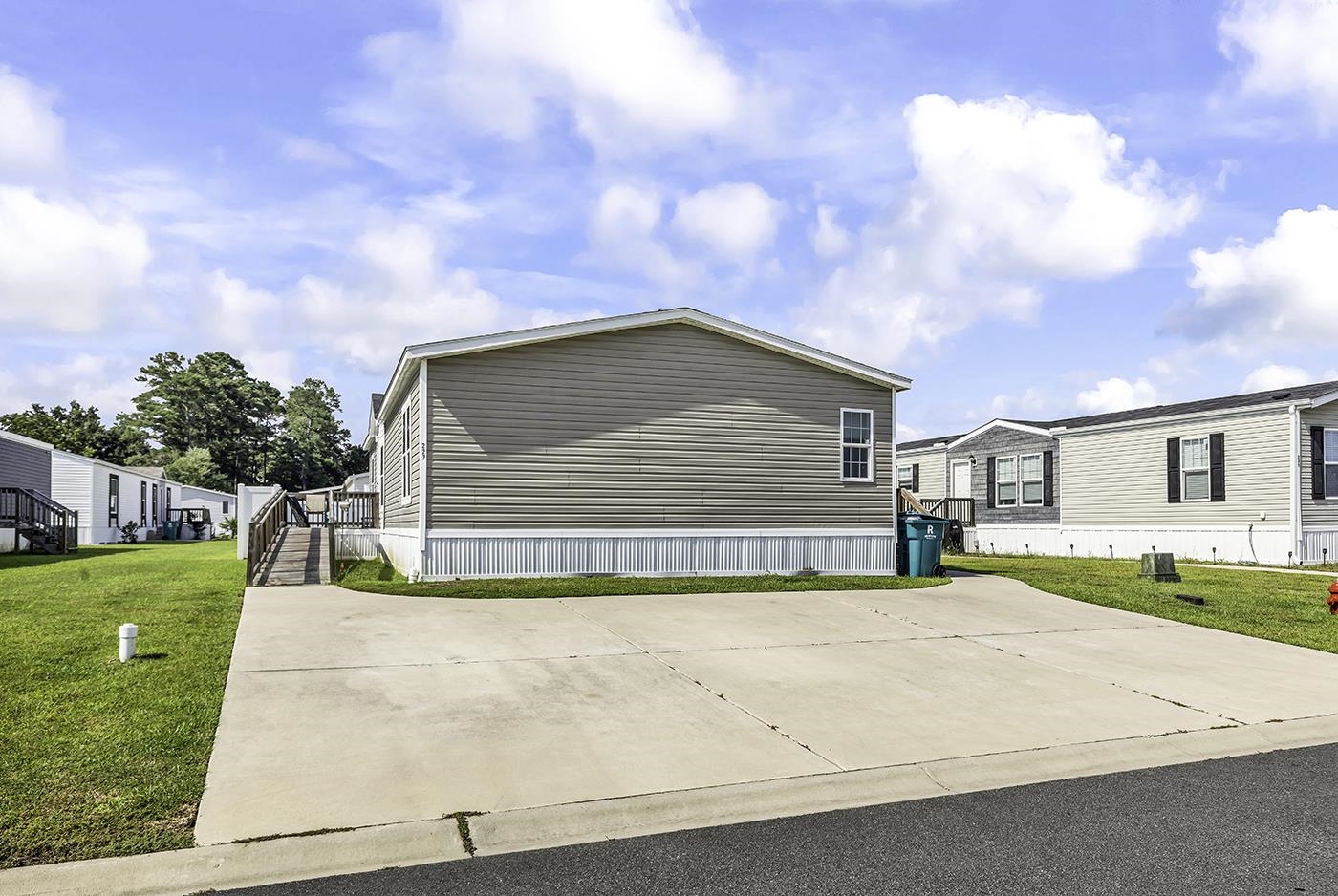 227 Air Stream Dr. Property Photo 1