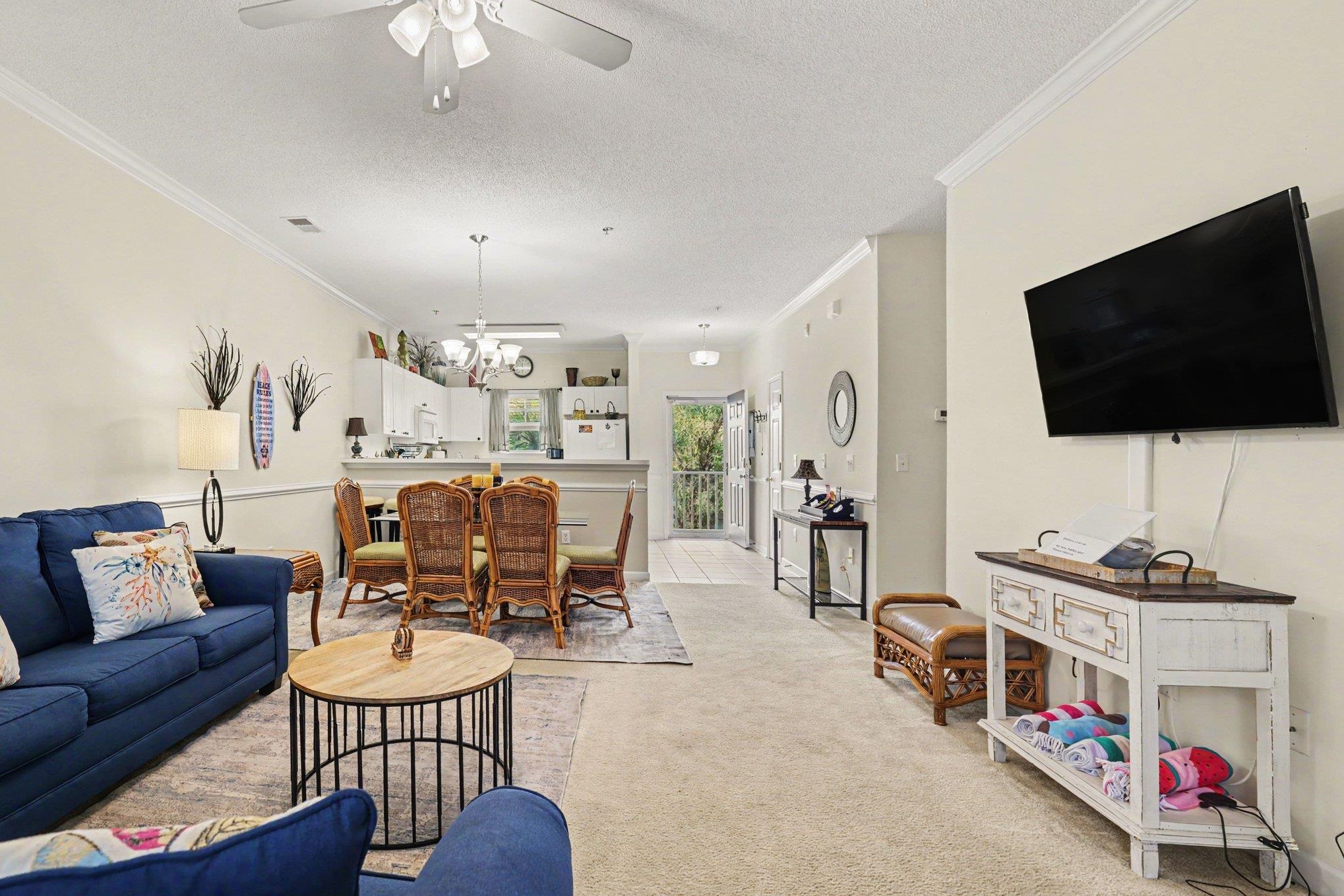 6253 Catalina Dr. Property Photo 5