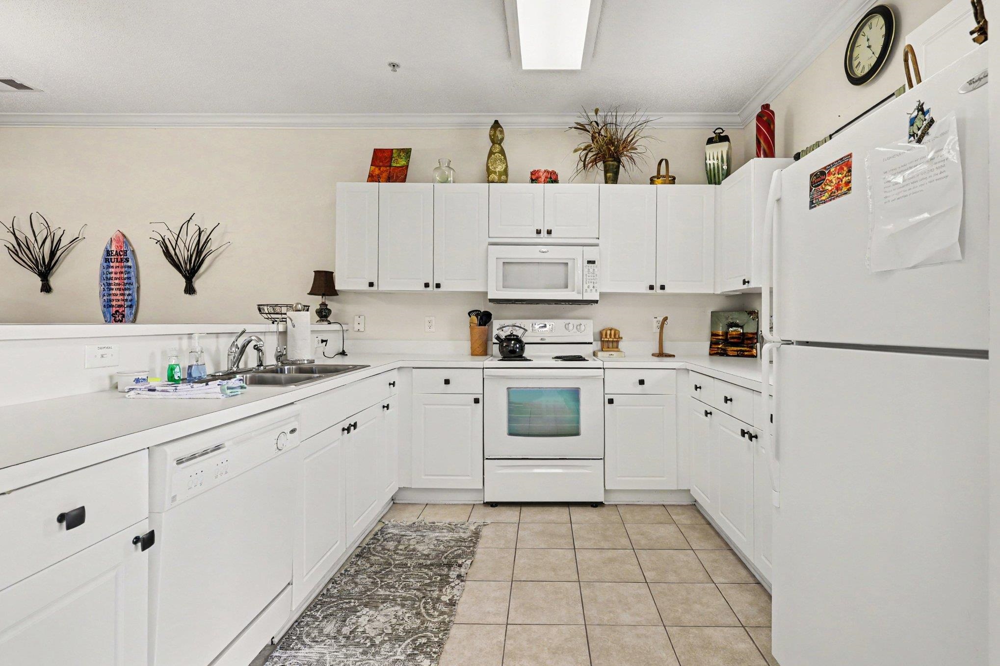 6253 Catalina Dr. Property Photo 11