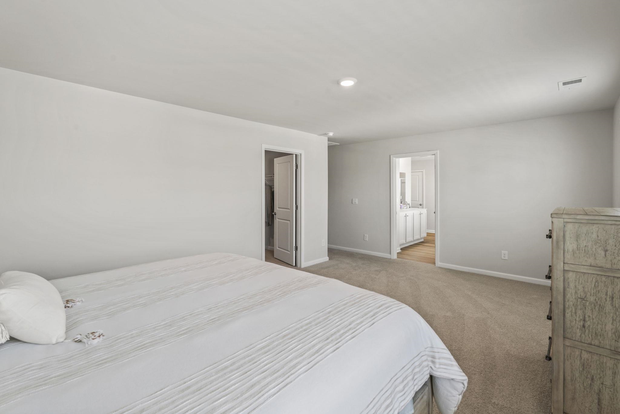 219 Londonshire Dr. Property Photo 22