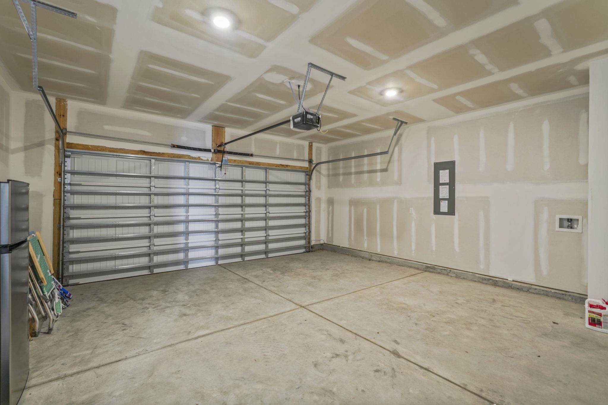 219 Londonshire Dr. Property Photo 32