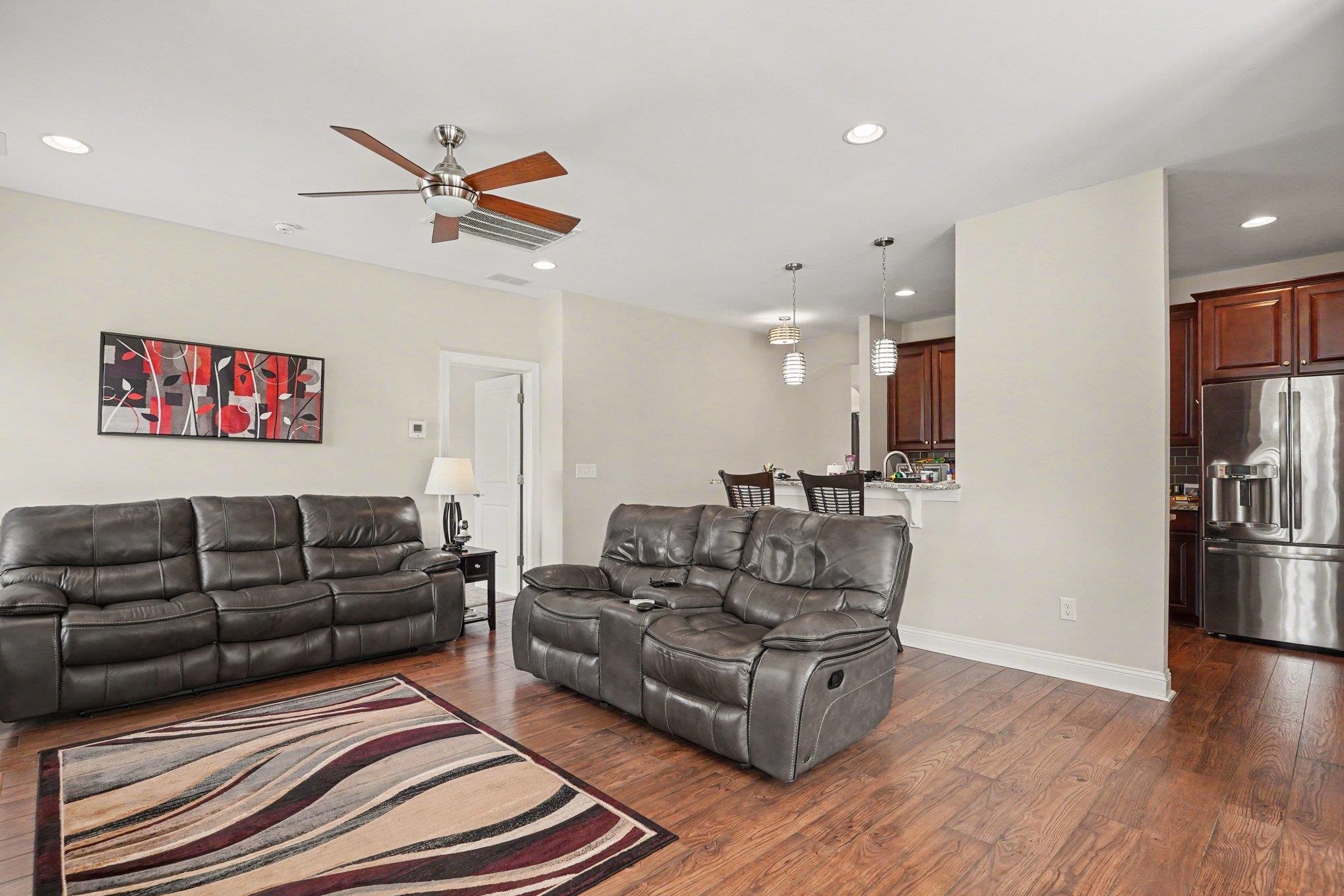 768 Devon Estate Ave. Property Photo 6