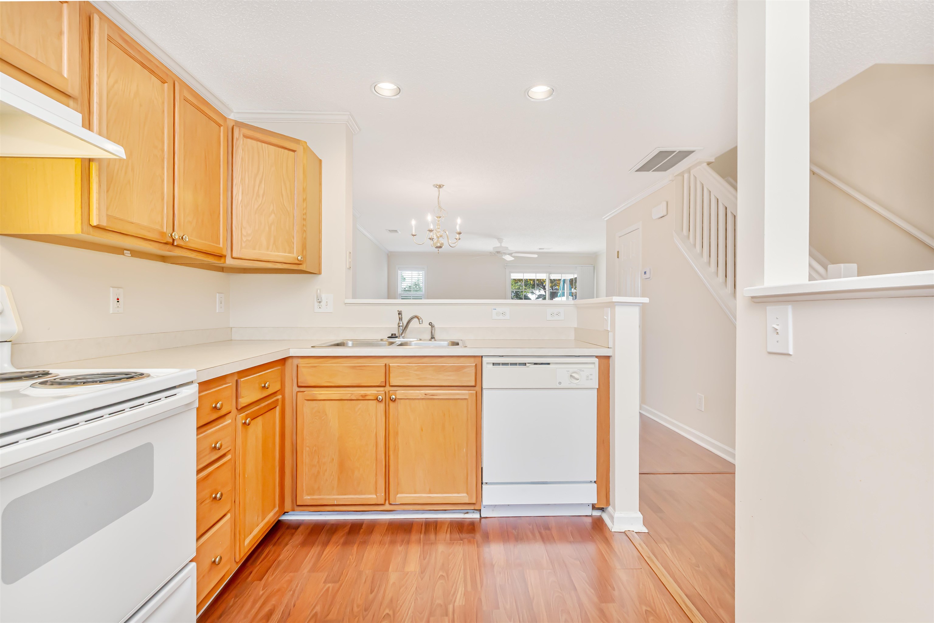 3555 Crepe Myrtle Ct. Property Photo 6