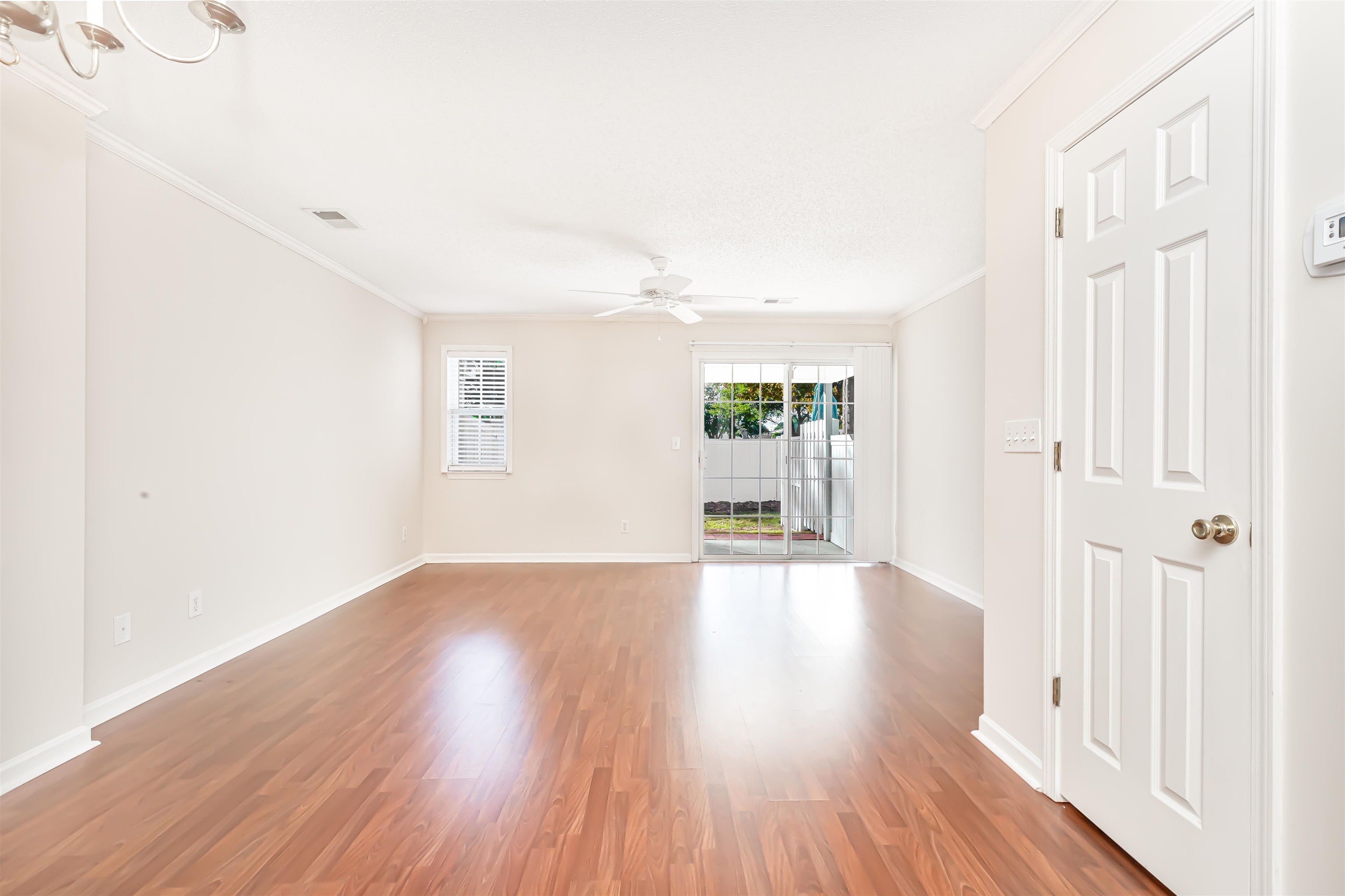 3555 Crepe Myrtle Ct. Property Photo 8