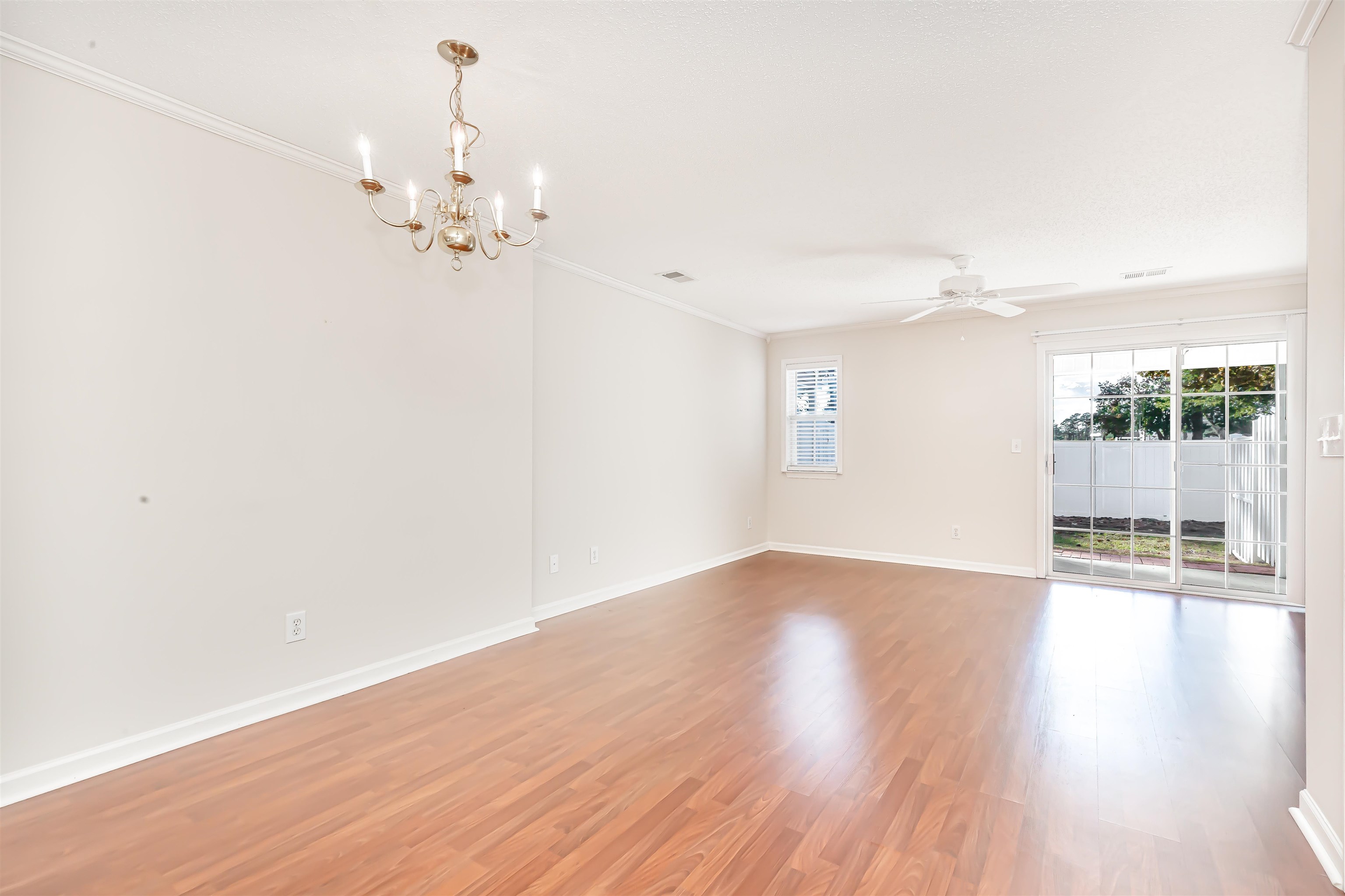 3555 Crepe Myrtle Ct. Property Photo 9