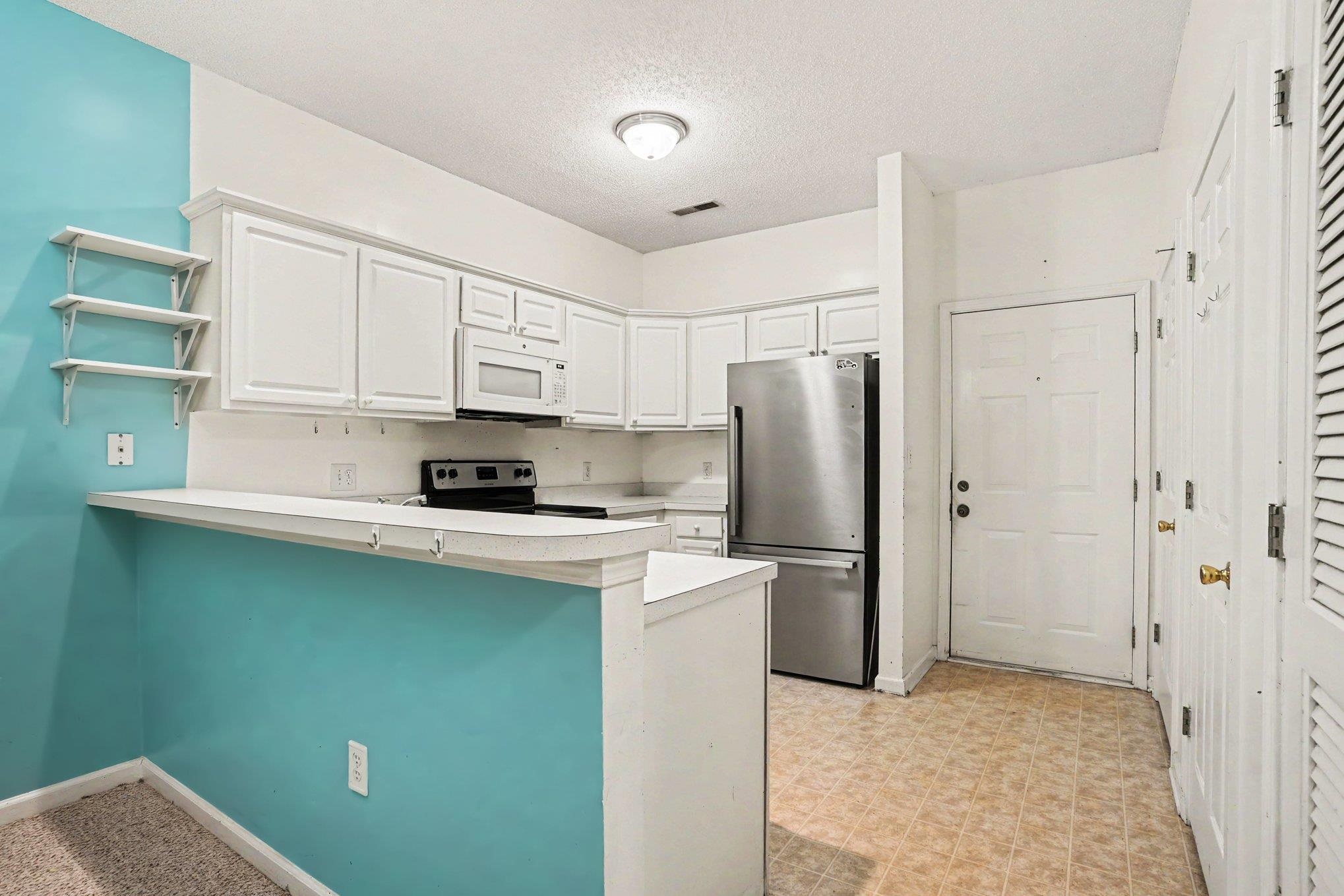 246 Sun Colony Blvd. Property Photo 4
