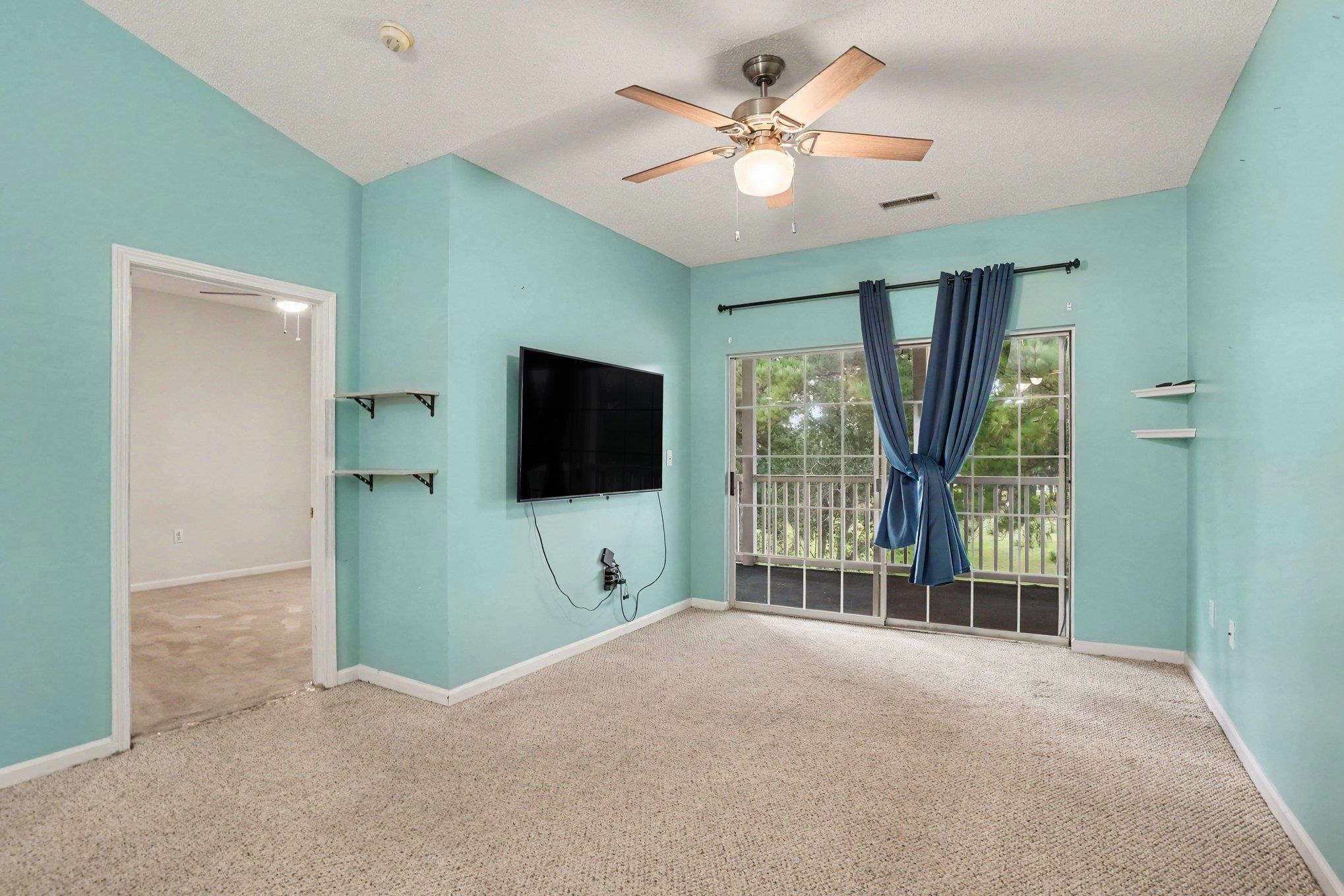 246 Sun Colony Blvd. Property Photo 7