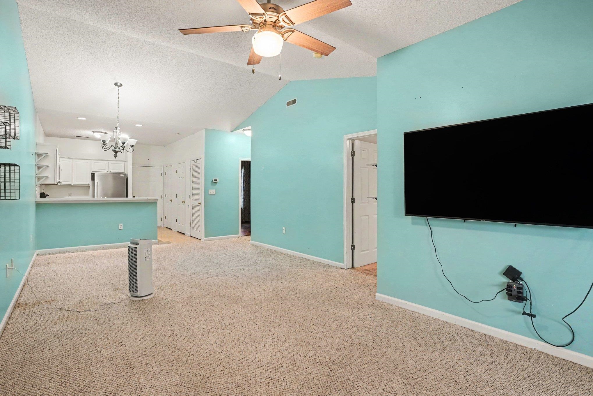 246 Sun Colony Blvd. Property Photo 9