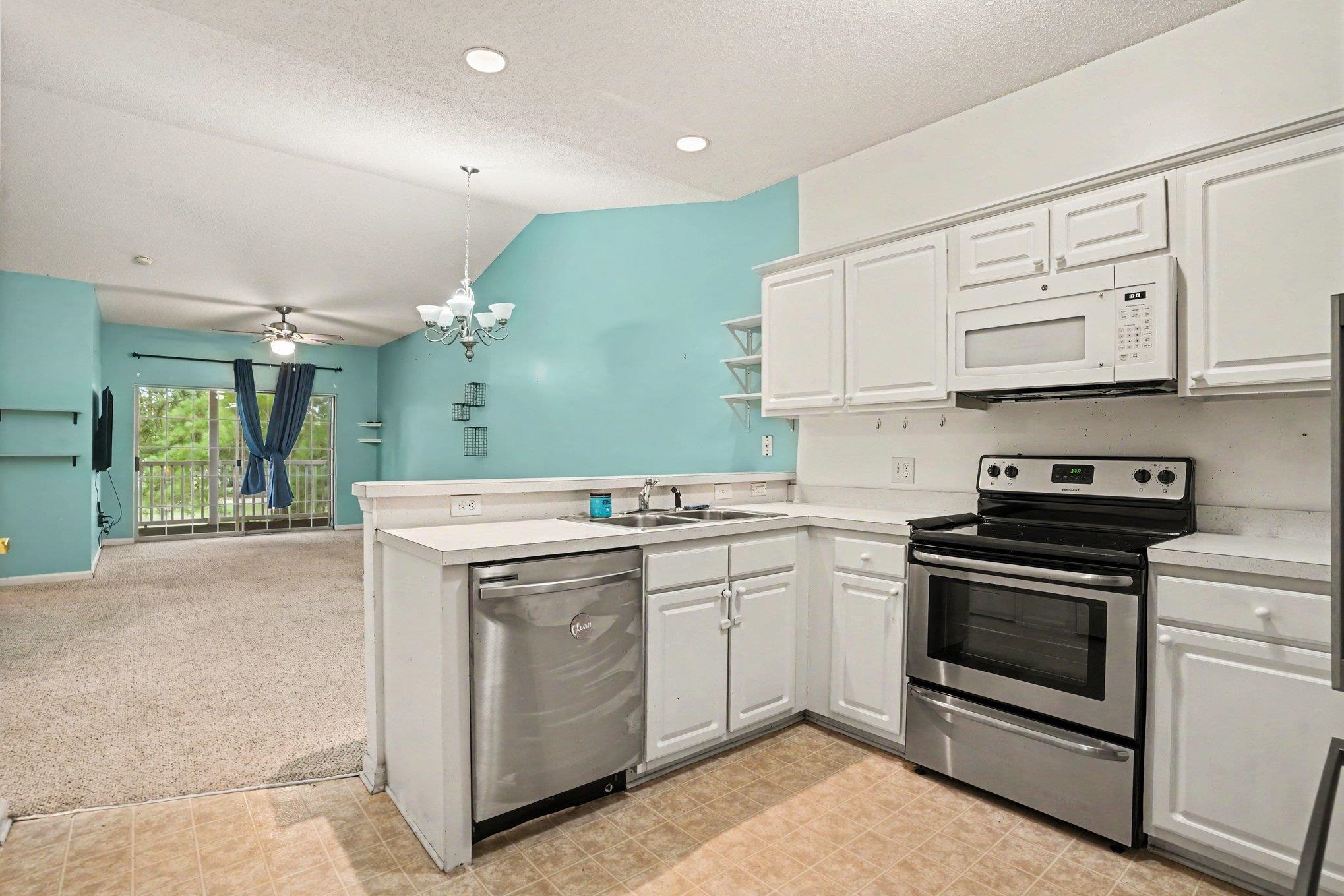 246 Sun Colony Blvd. Property Photo 11