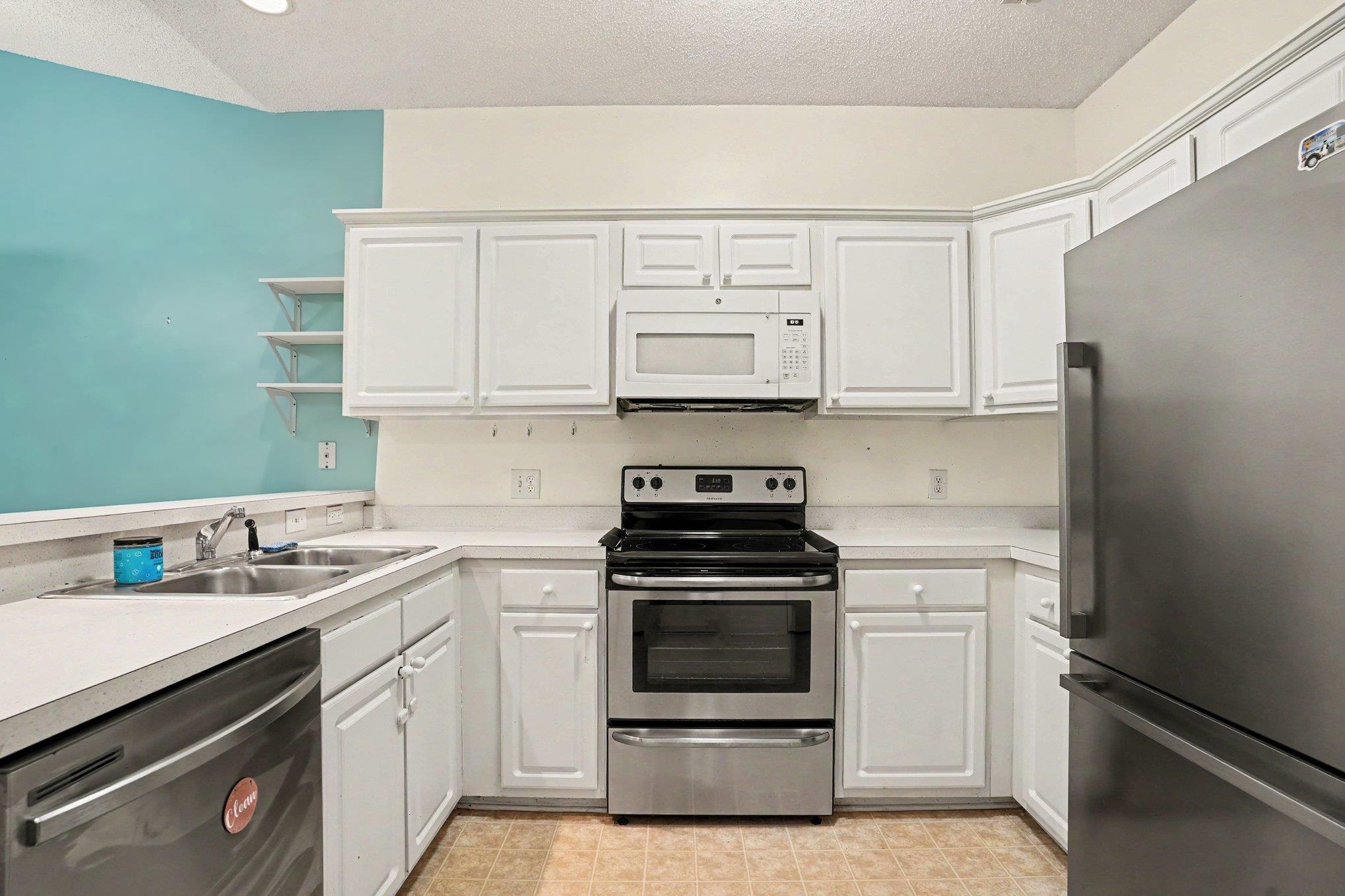 246 Sun Colony Blvd. Property Photo 12