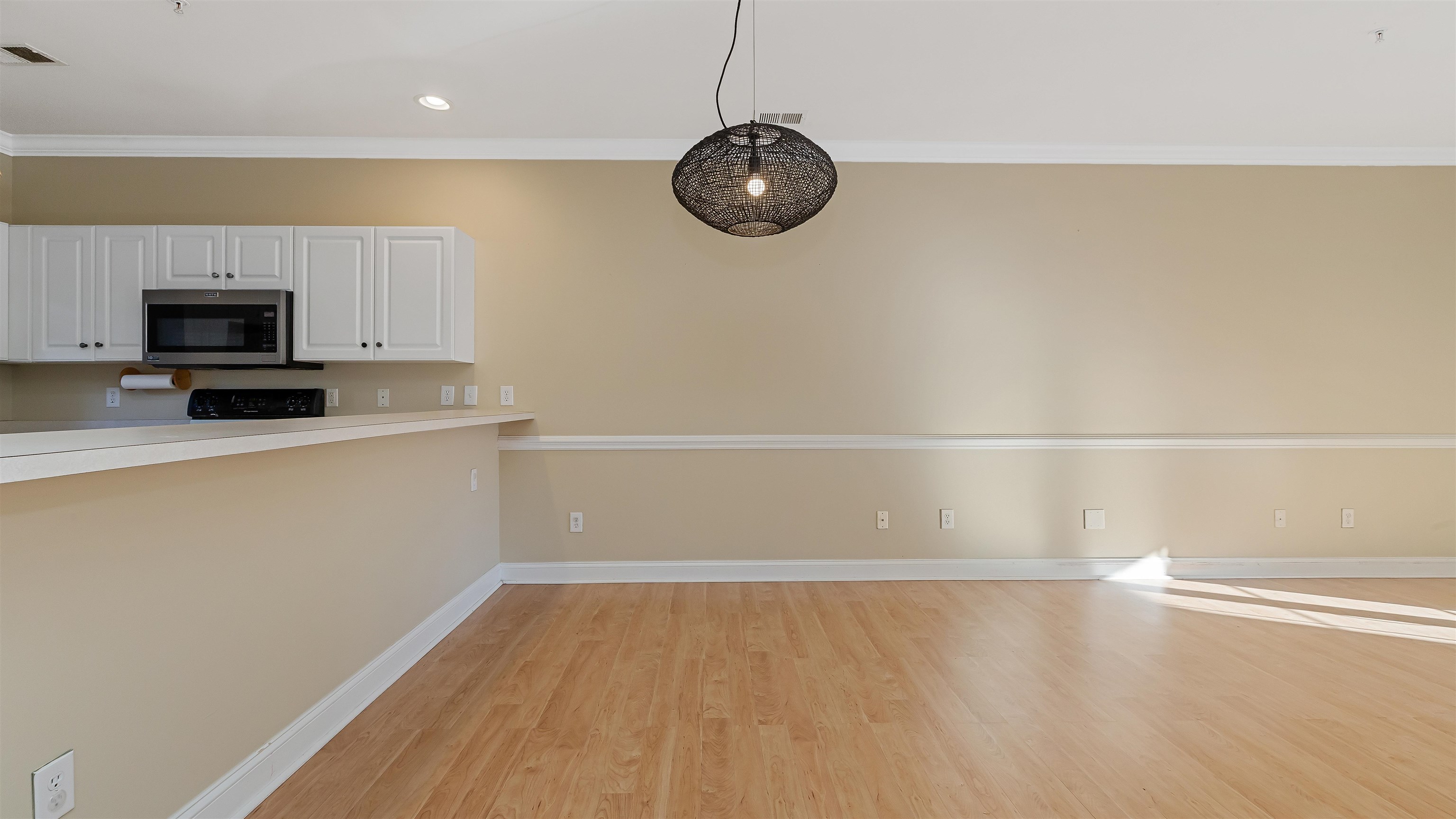 4880 Dahlia Ct. Property Photo 7