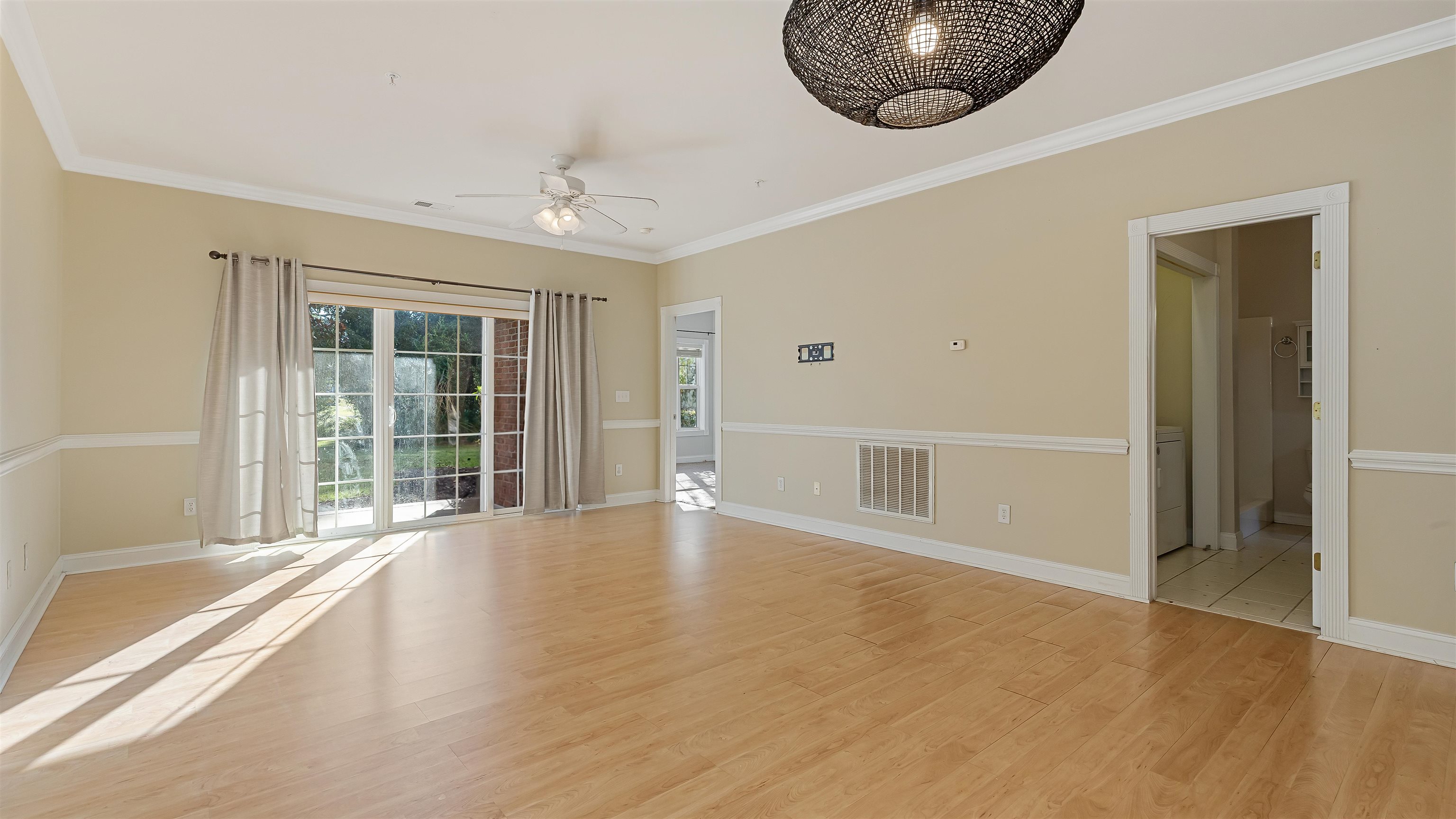4880 Dahlia Ct. Property Photo 9