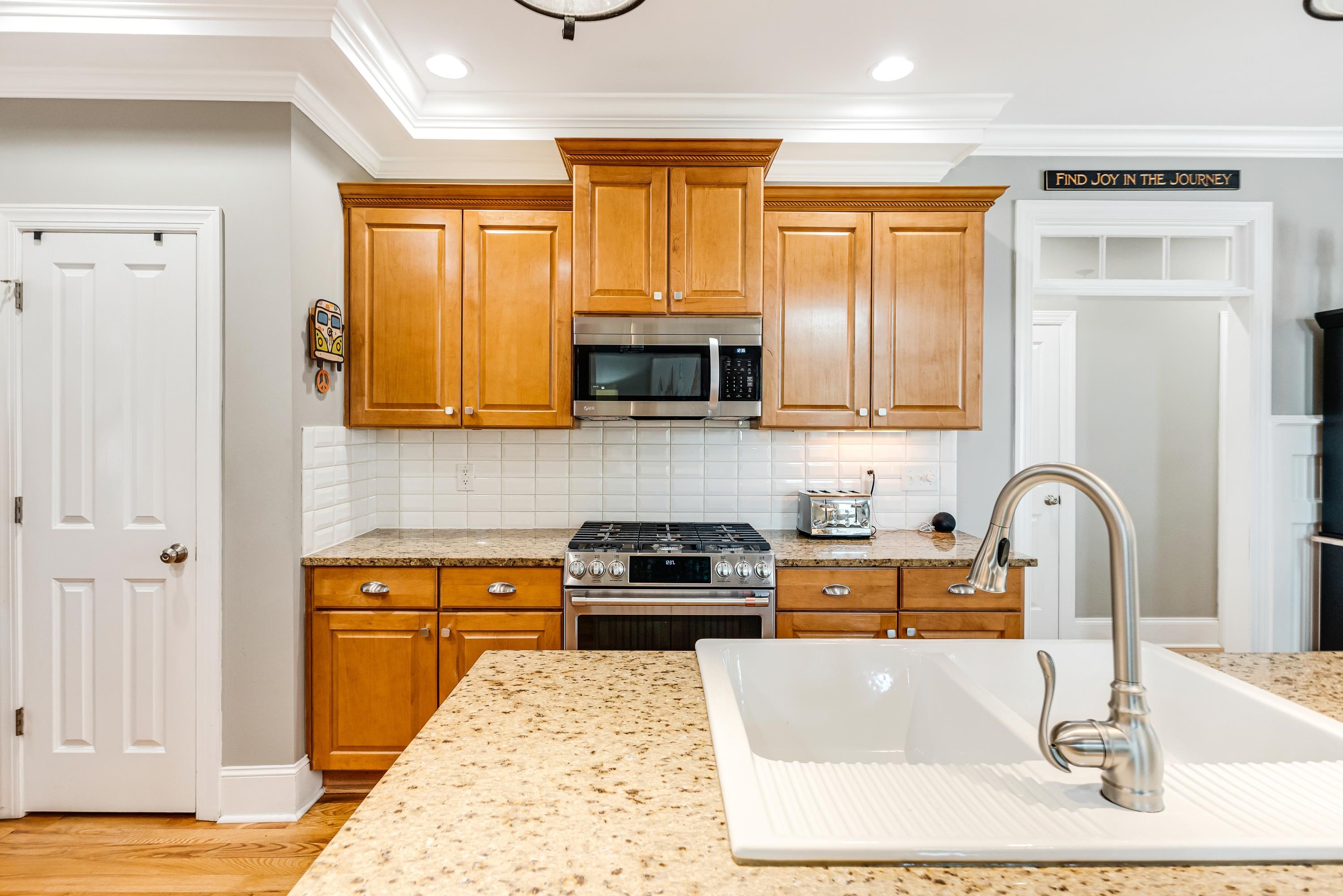 1127 Sea Bourne Way Property Photo 16