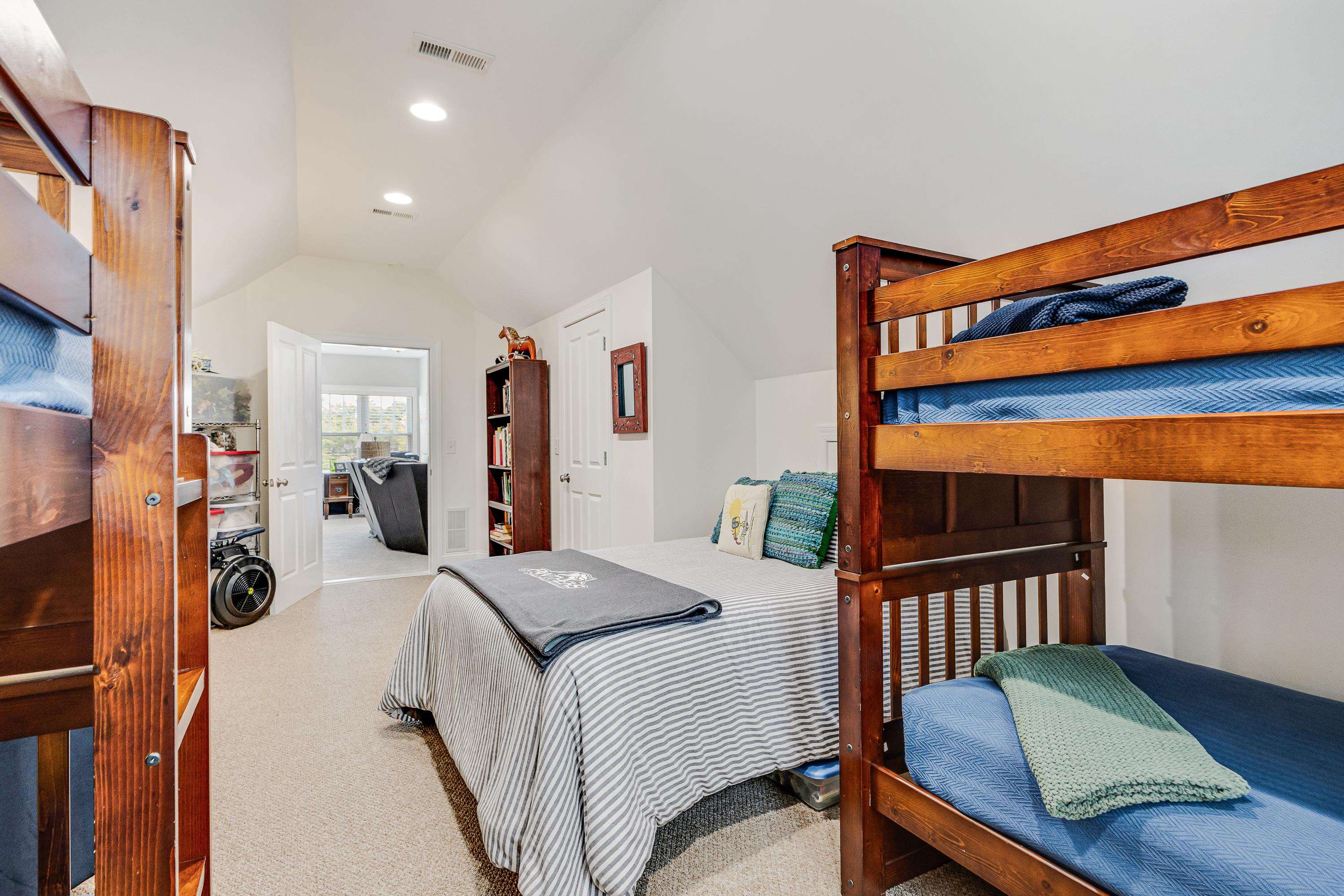 1127 Sea Bourne Way Property Photo 40