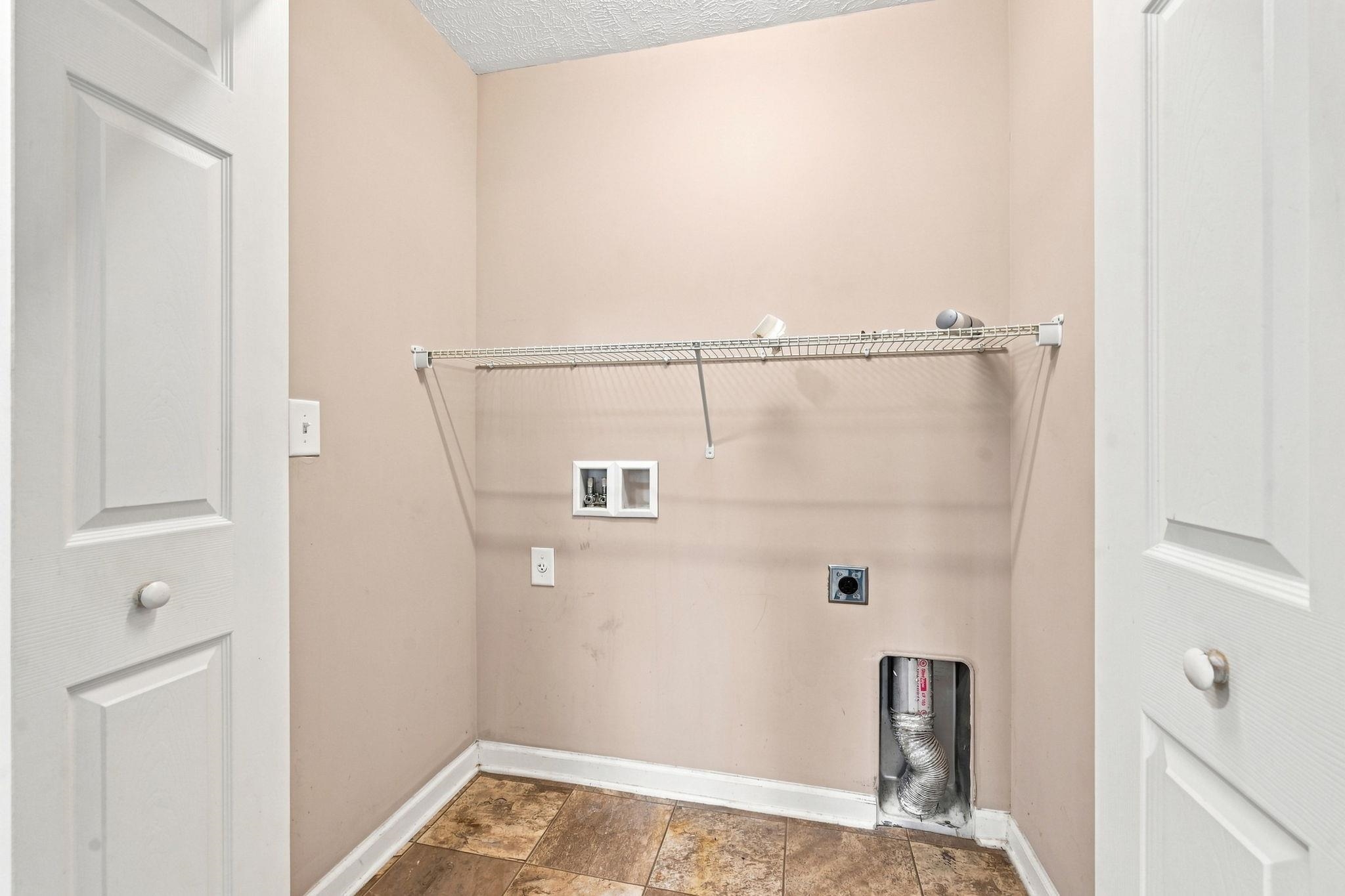 9603 Drayton Ct. Property Photo 17