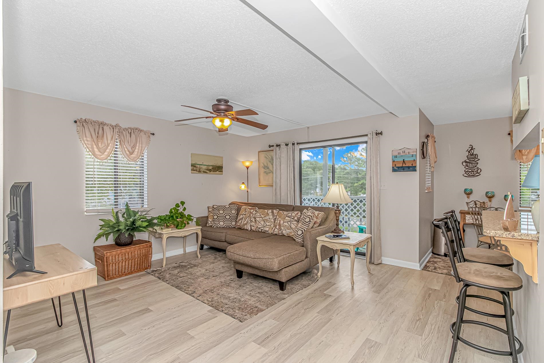 10168 Beach Dr. Property Photo 5