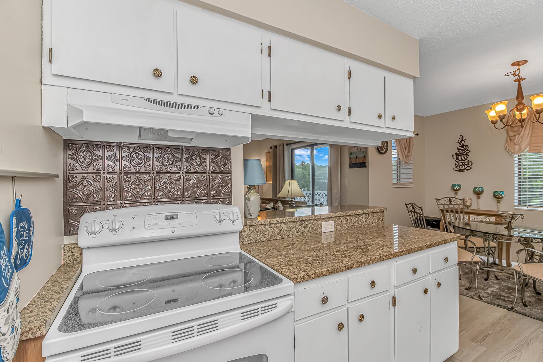 10168 Beach Dr. Property Photo 11