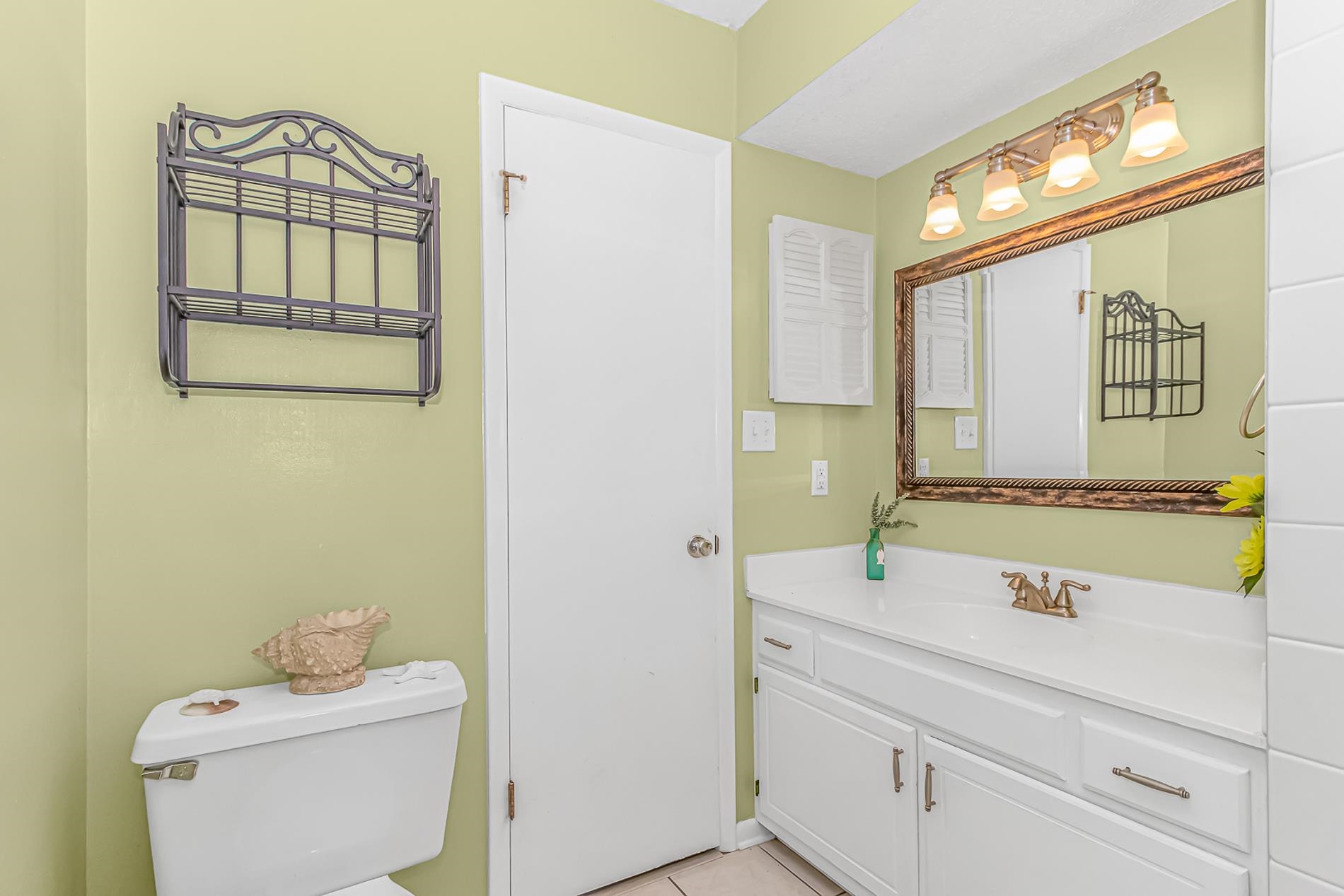 10168 Beach Dr. Property Photo 24