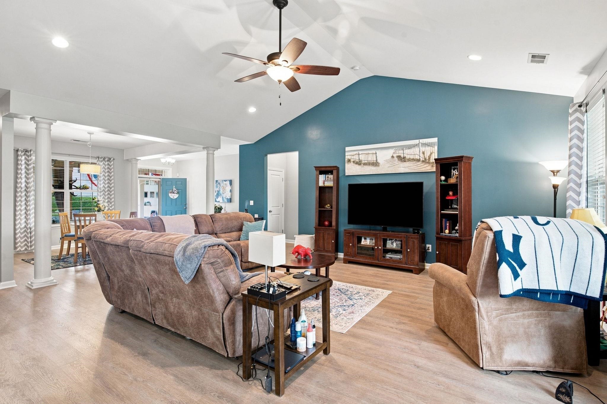 437 Coral Harbor Dr. Property Photo 5