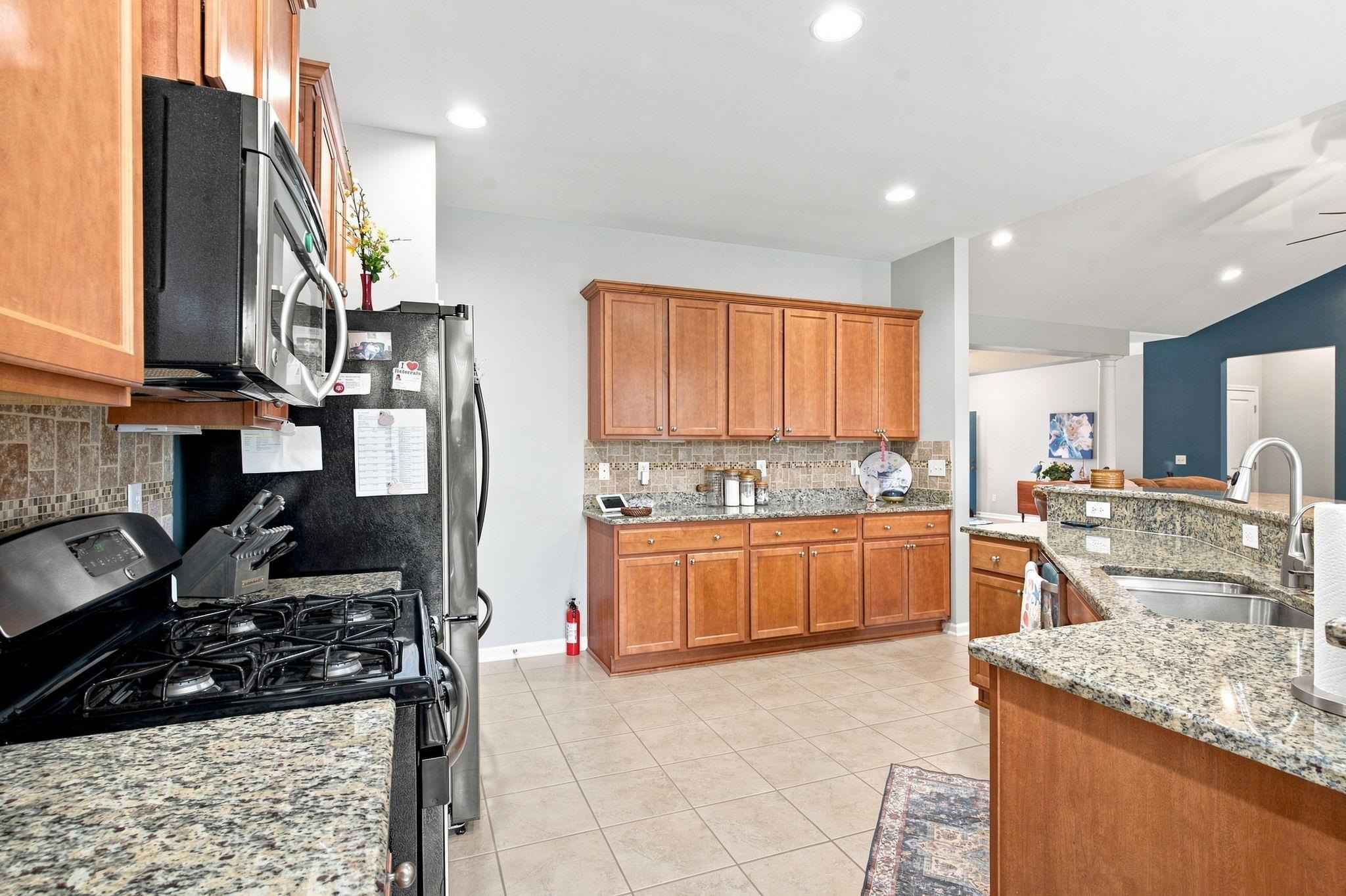 437 Coral Harbor Dr. Property Photo 25