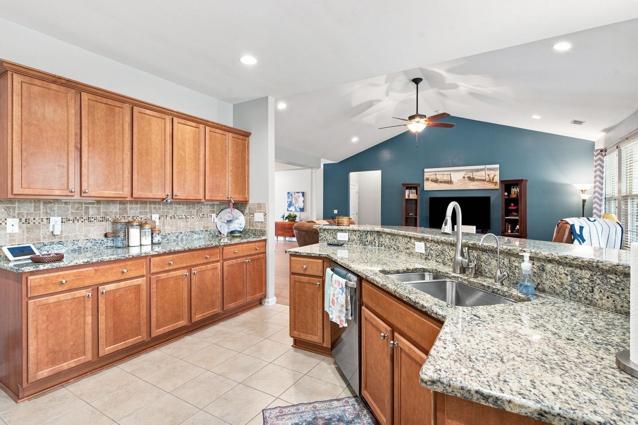 437 Coral Harbor Dr. Property Photo 26