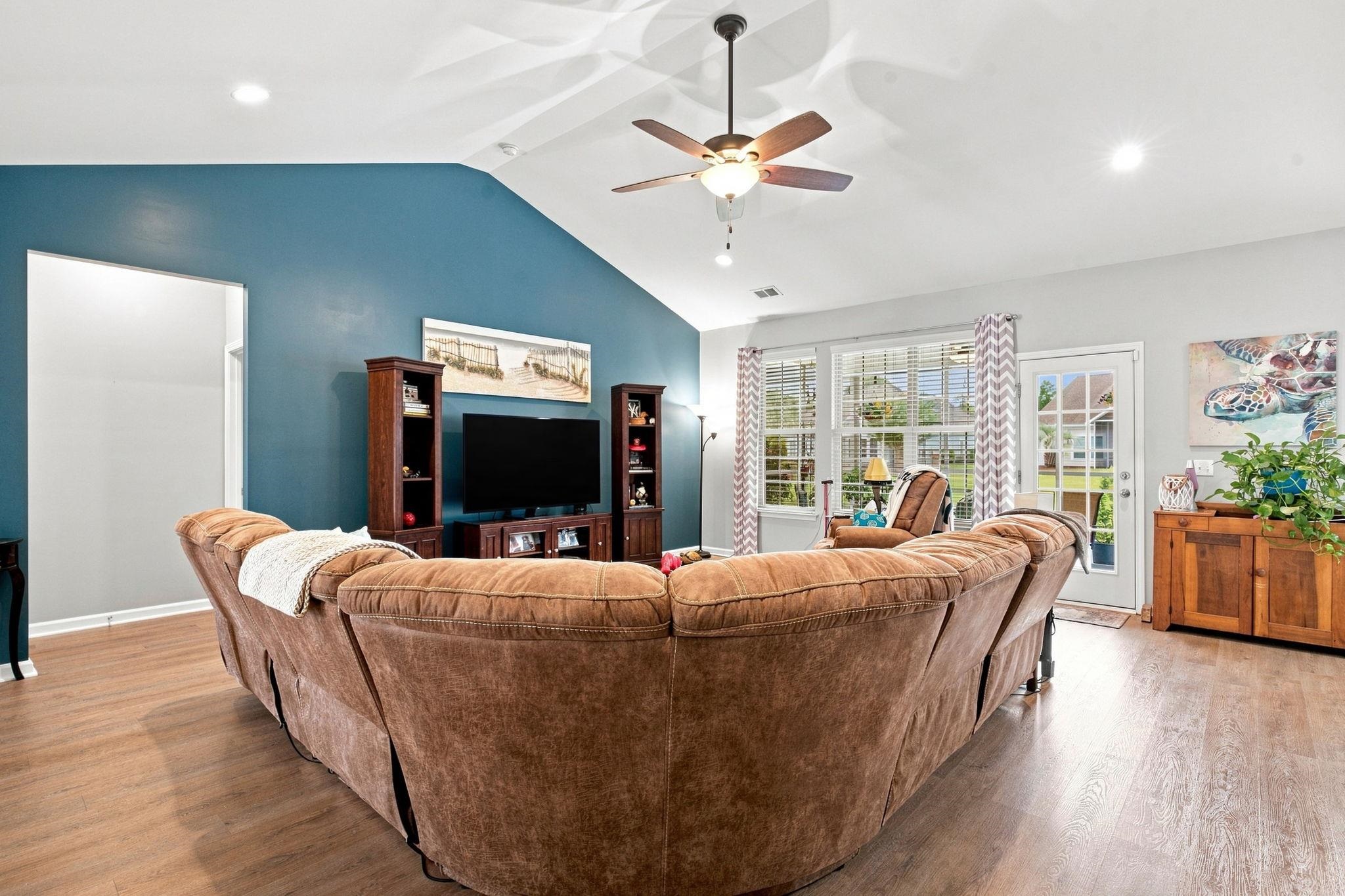 437 Coral Harbor Dr. Property Photo 29