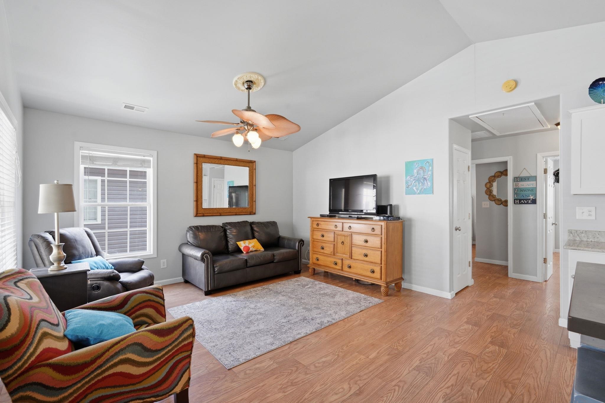 6001-8043 S Kings Hwy. Property Photo 11