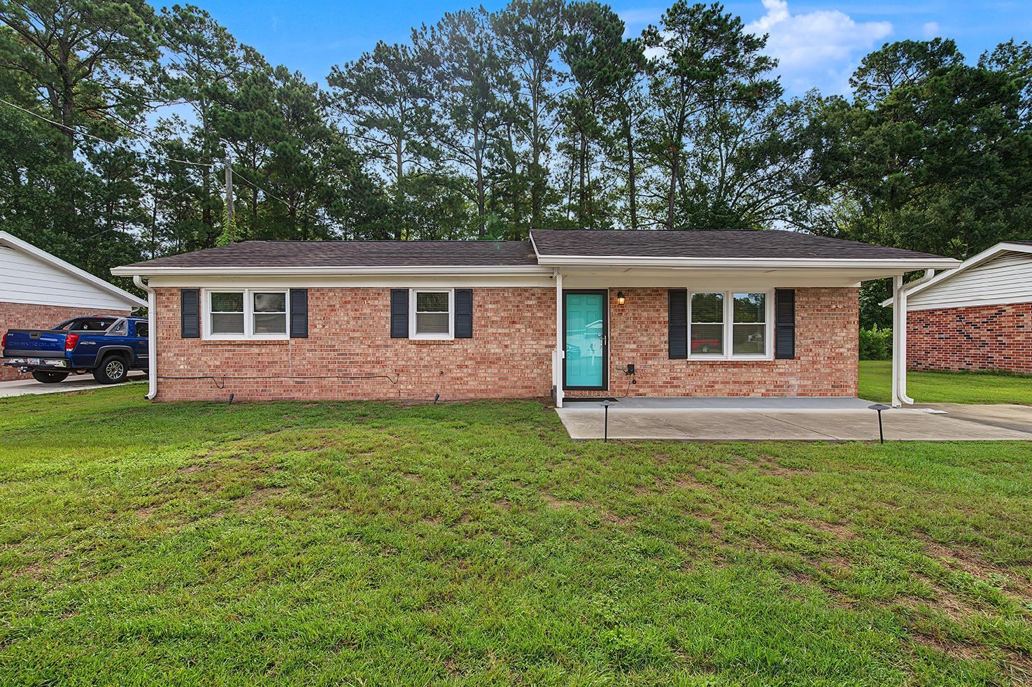 5660 Dogwood Circle Property Photo 1
