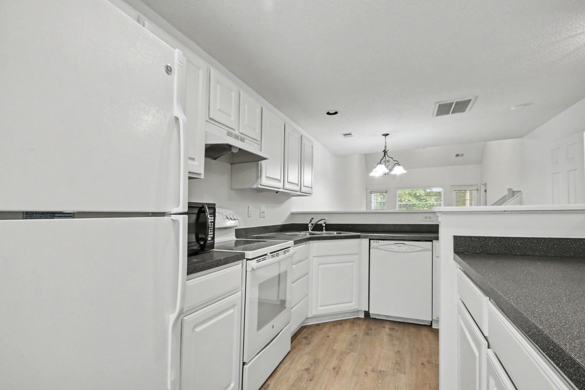 314 Red Rose Blvd. Property Photo 5