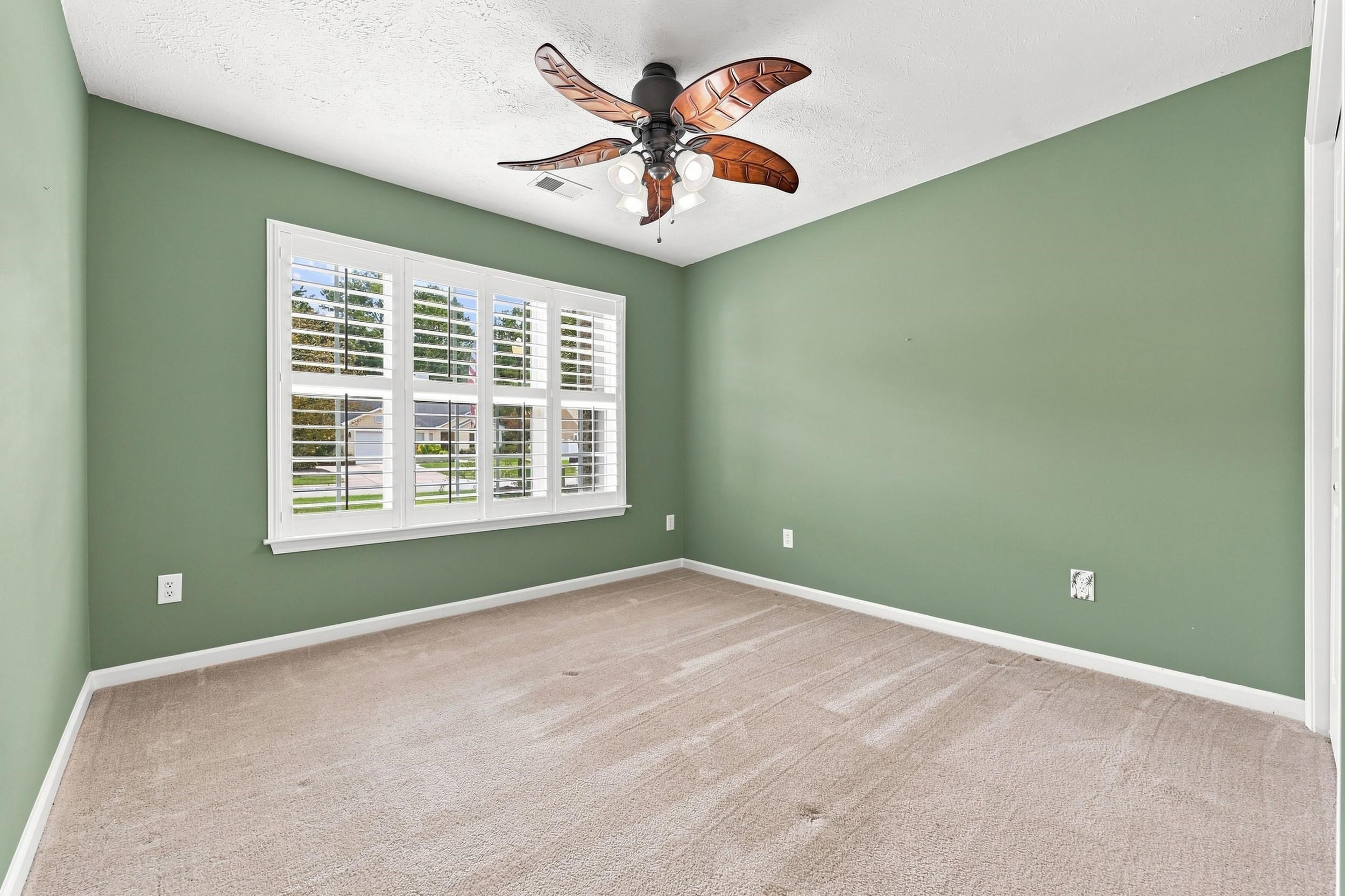 303 Vermillion Dr. Property Photo 8