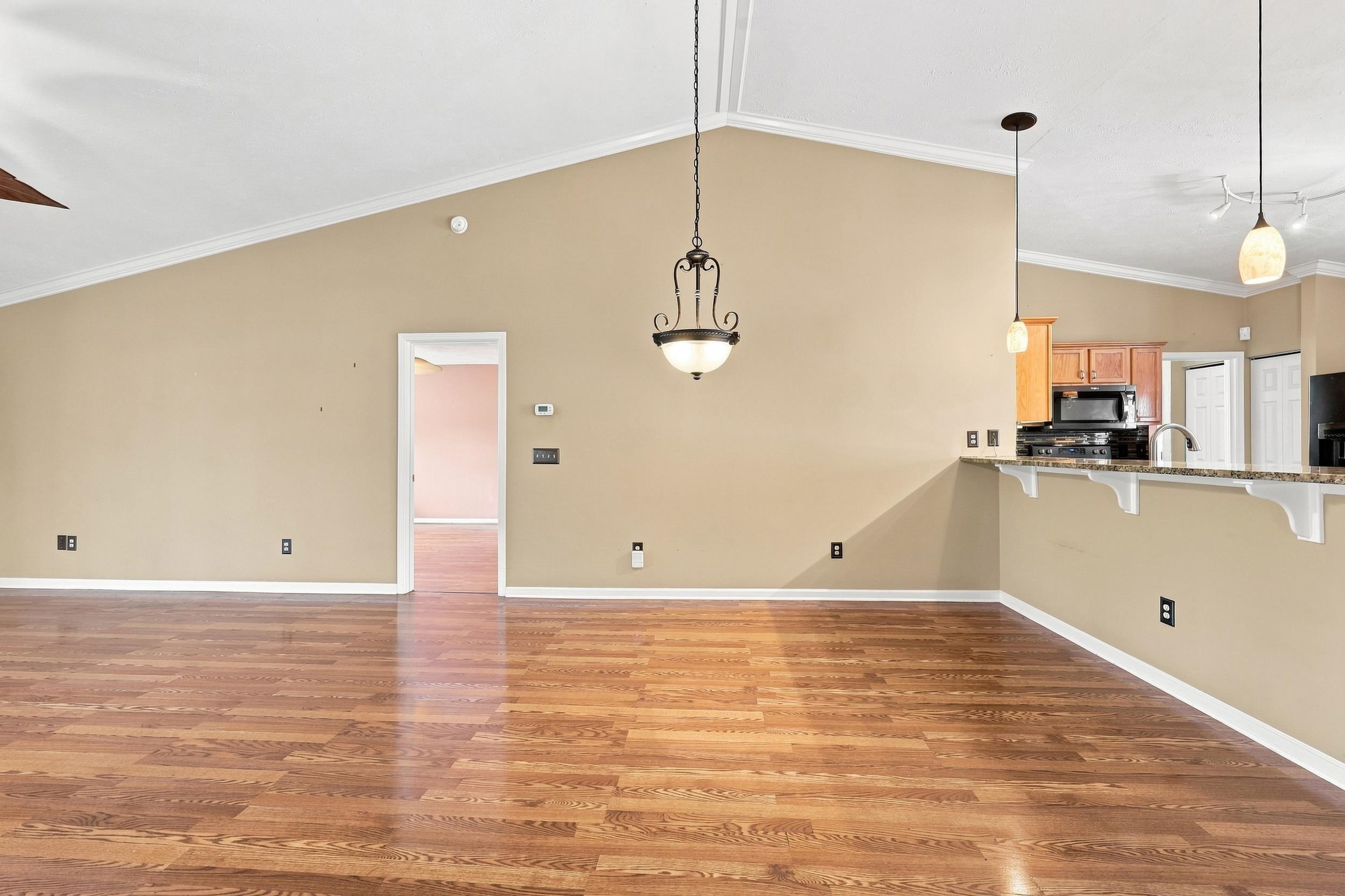 303 Vermillion Dr. Property Photo 17