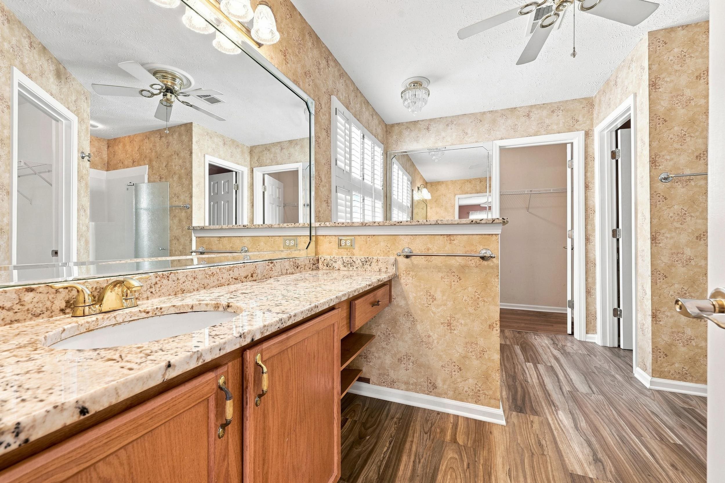303 Vermillion Dr. Property Photo 26