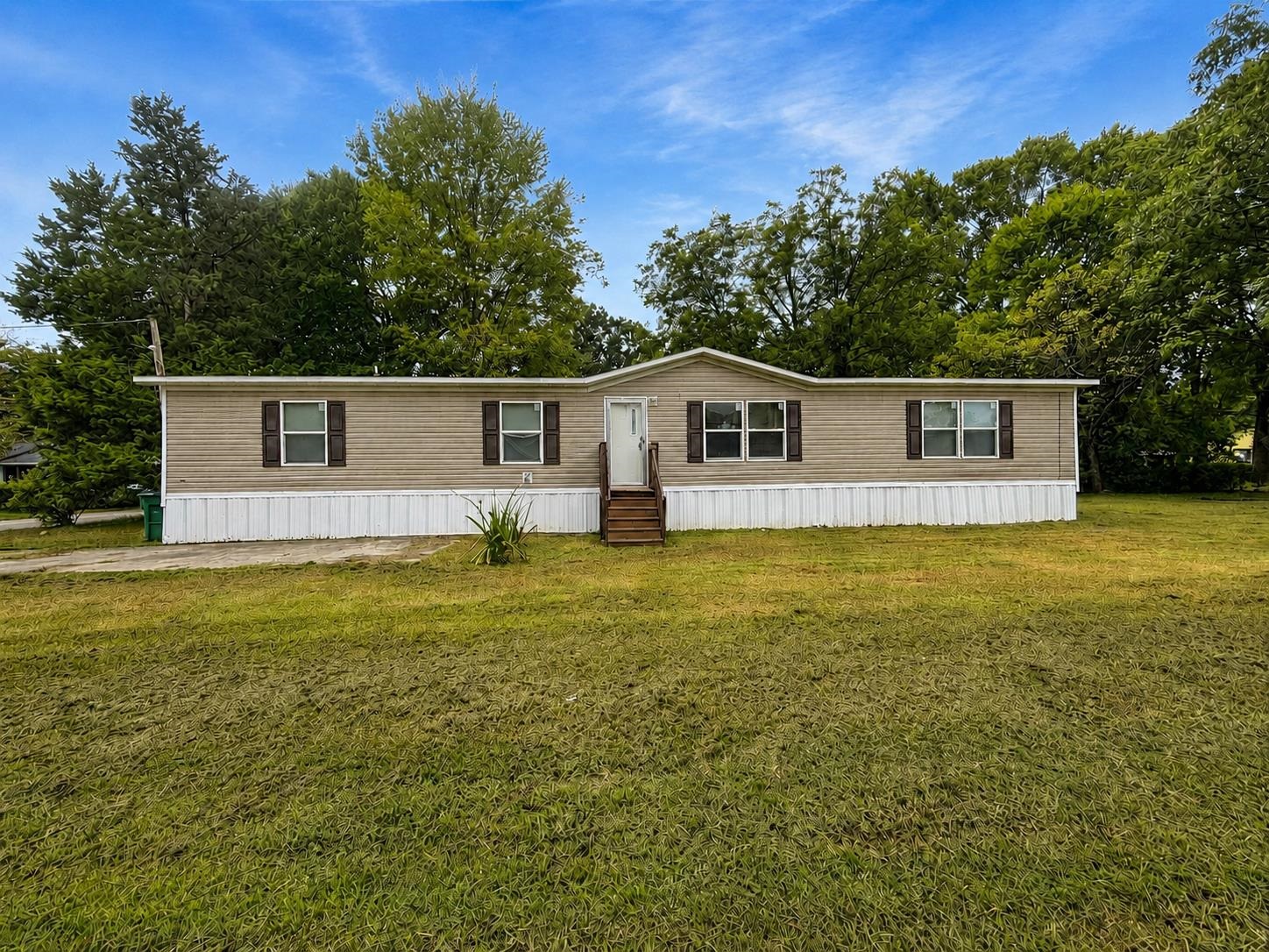 453 Gilchrist Rd. Property Photo 1
