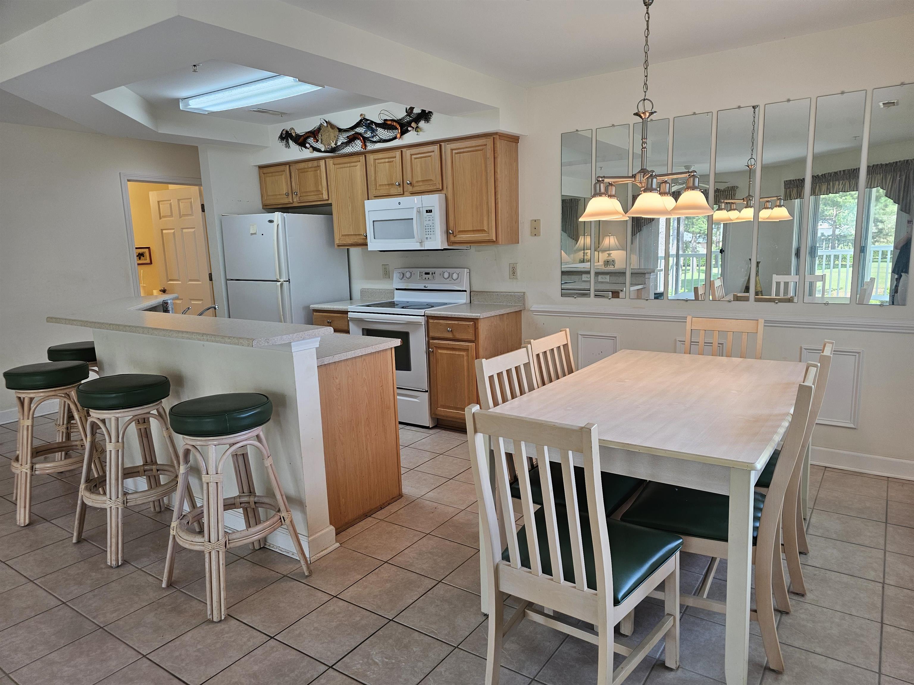 1215 N Middleton Dr. Property Photo 6