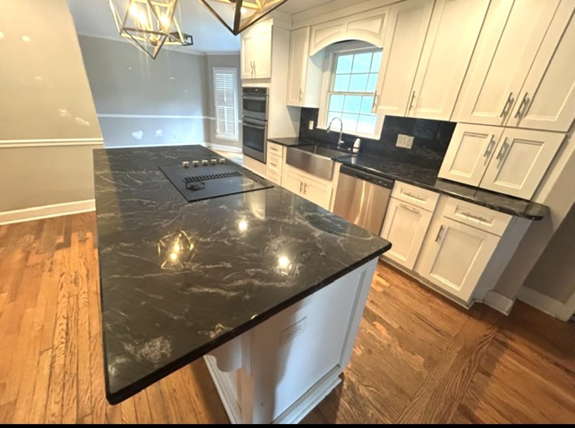 108 E Coker Ln. Property Photo 2