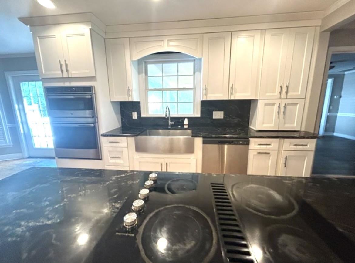 108 E Coker Ln. Property Photo 3