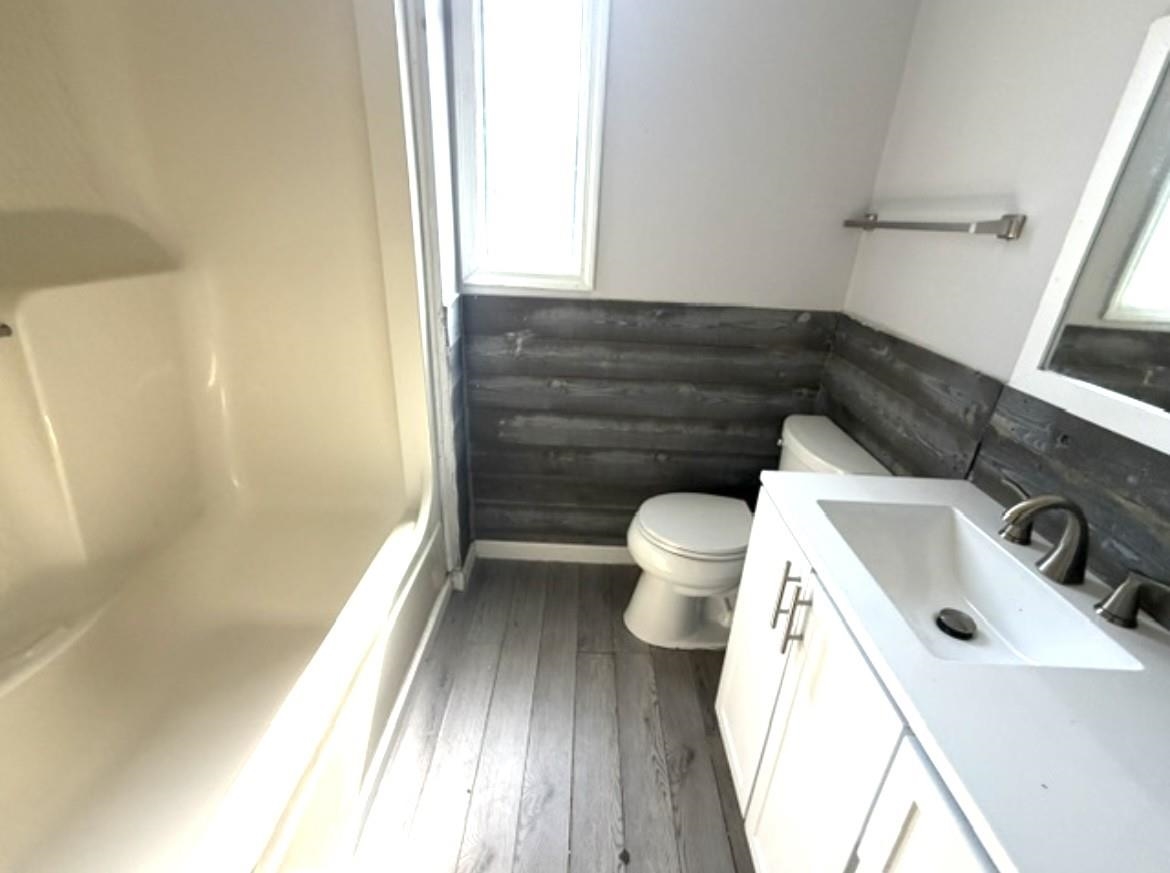 108 E Coker Ln. Property Photo 11