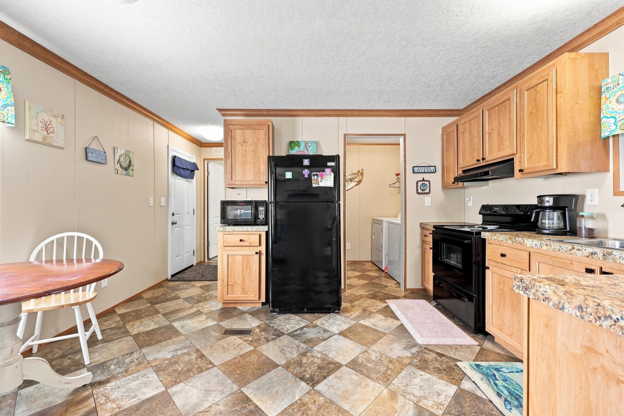 818 Wayne St. Property Photo 7