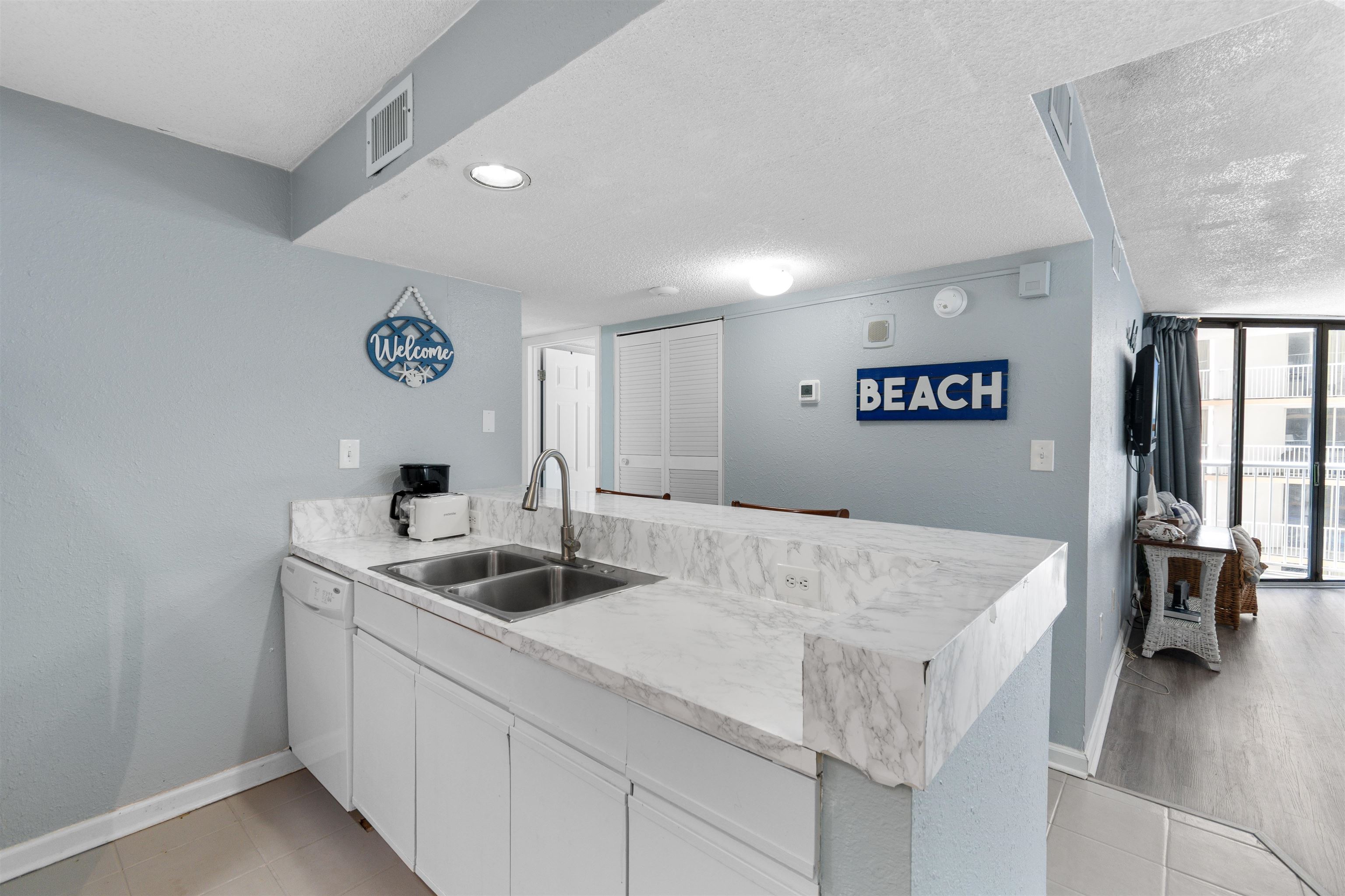 9550 Shore Dr. Property Photo 12