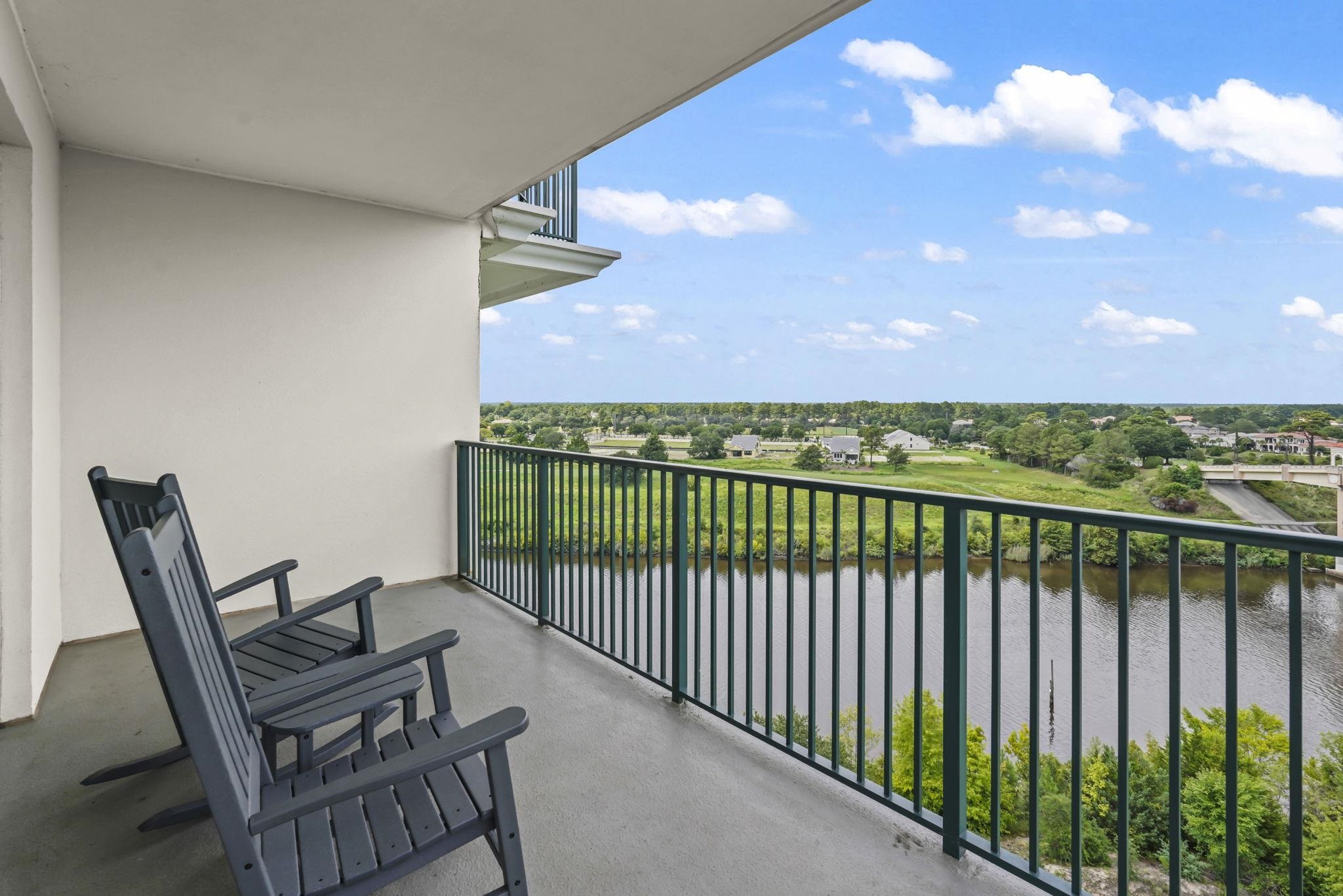 8121 Amalfi Pl. Property Photo 9