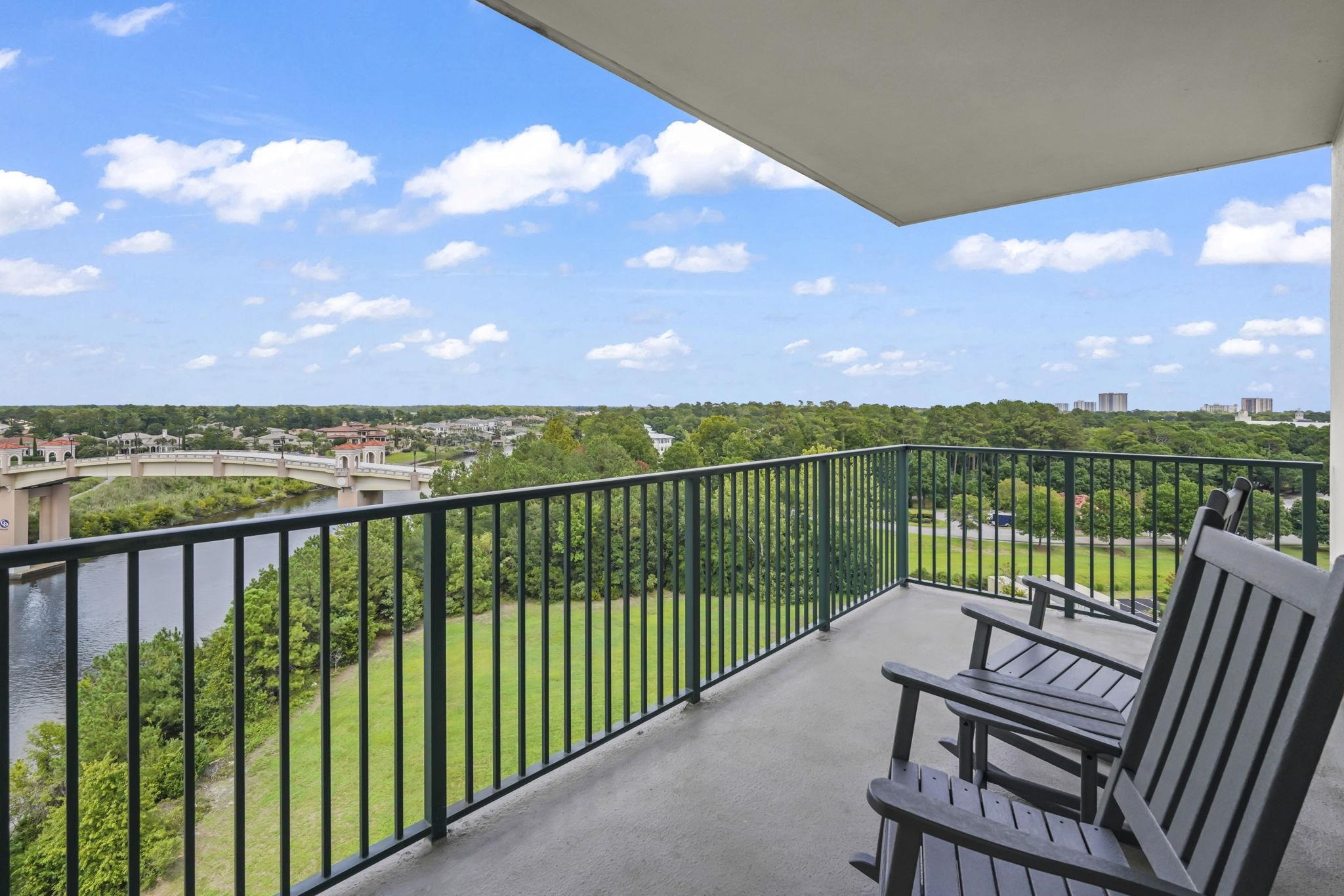 8121 Amalfi Pl. Property Photo 10