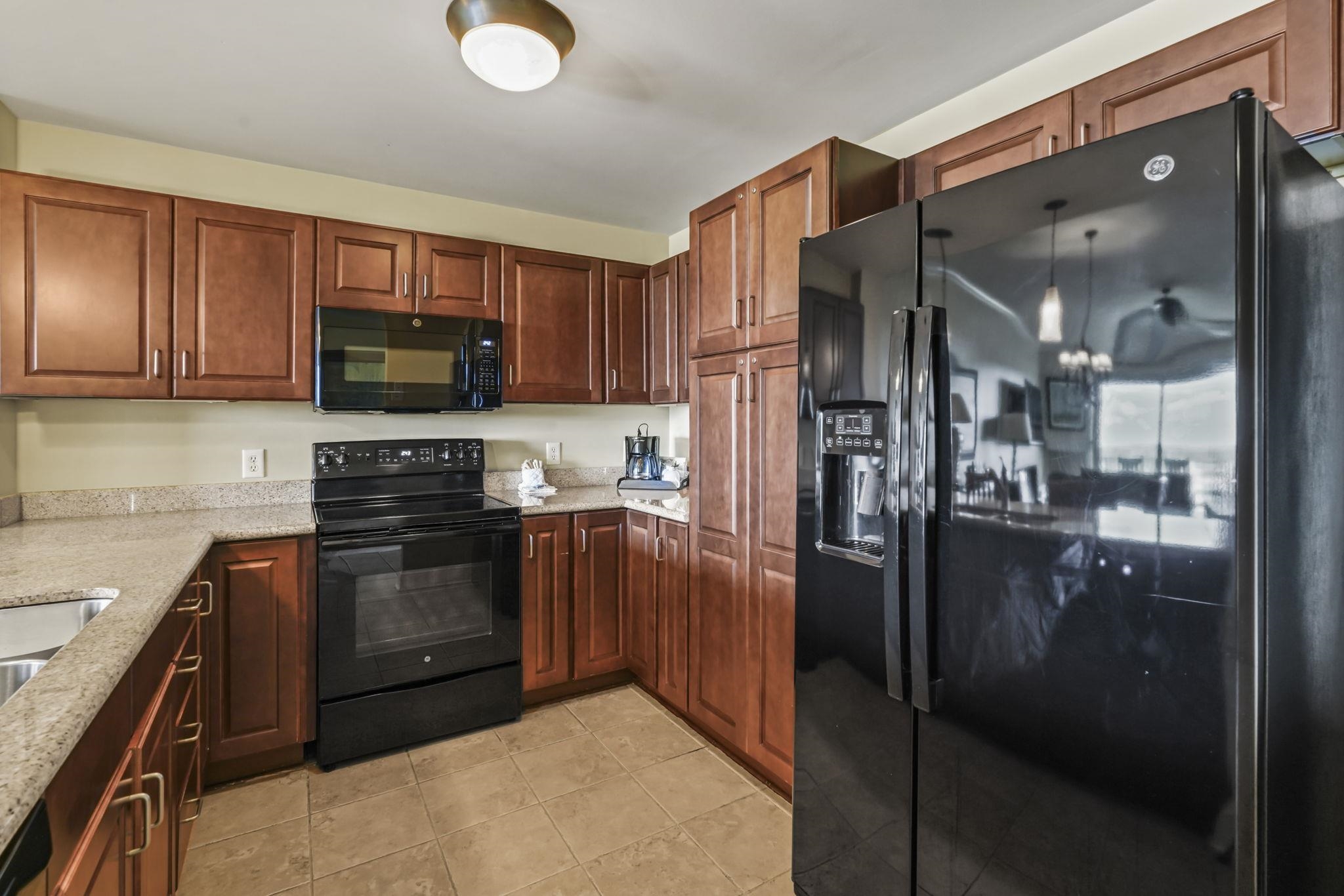 8121 Amalfi Pl. Property Photo 16