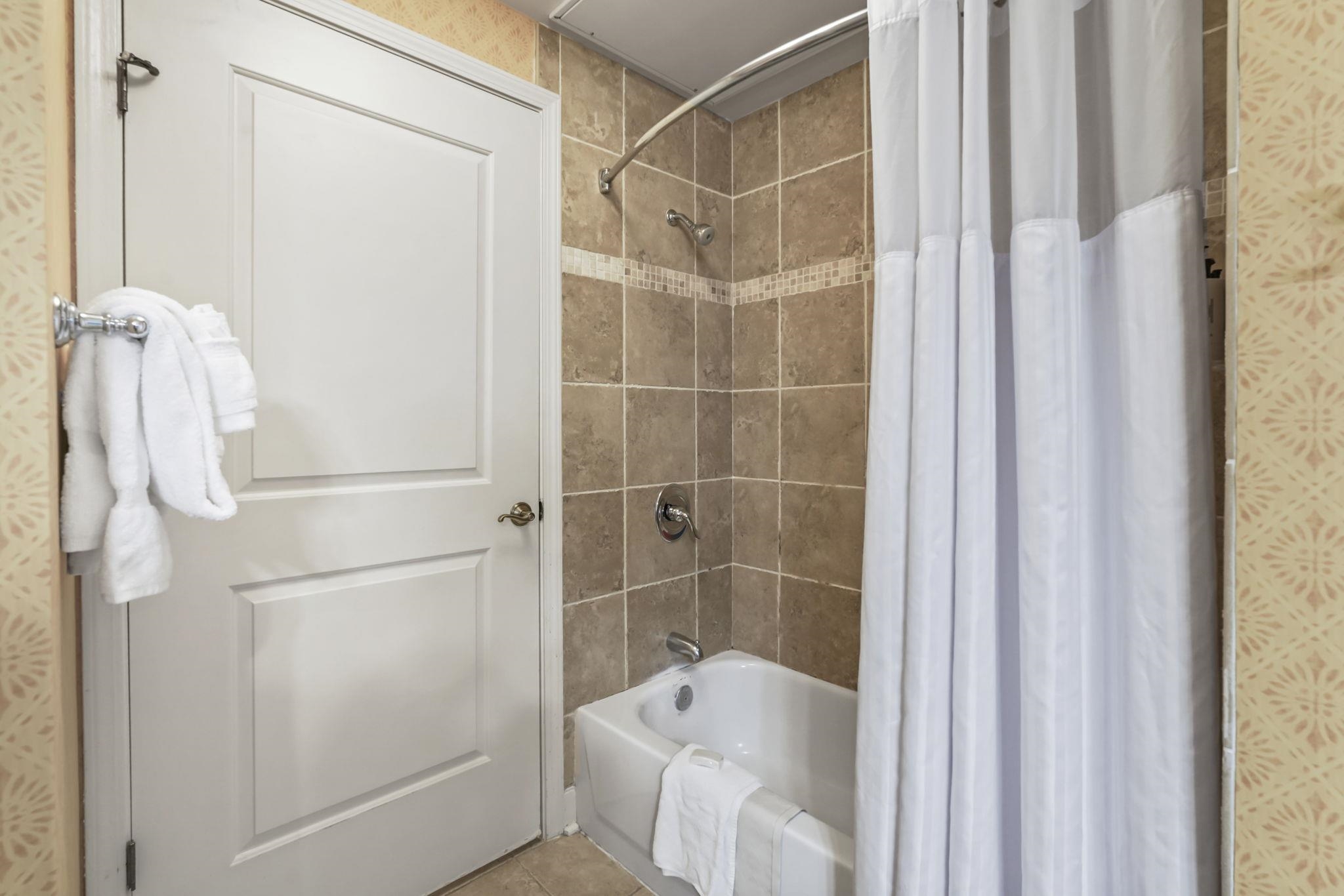 8121 Amalfi Pl. Property Photo 25