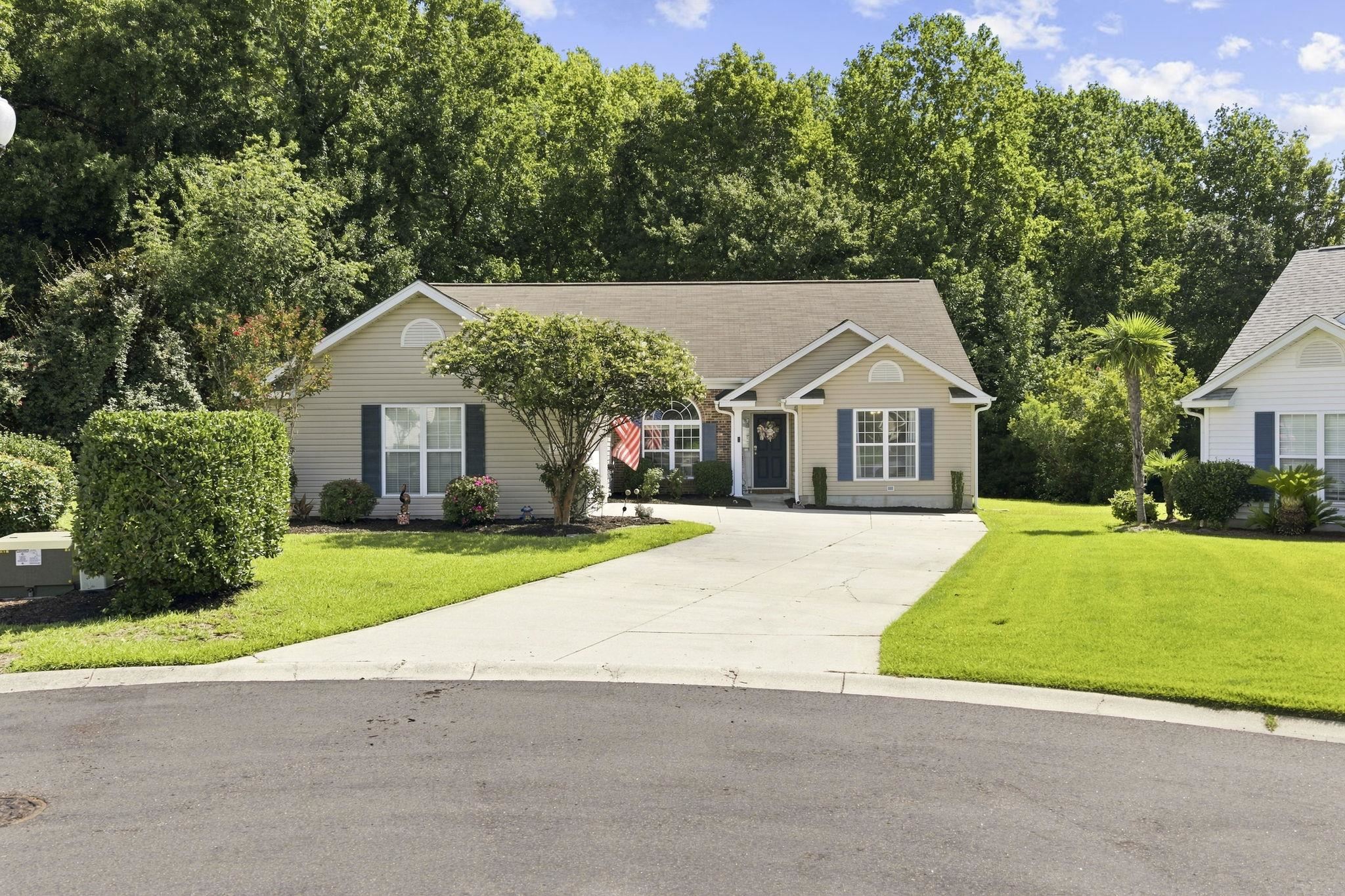 216 Collins Glen Dr. Property Photo 2