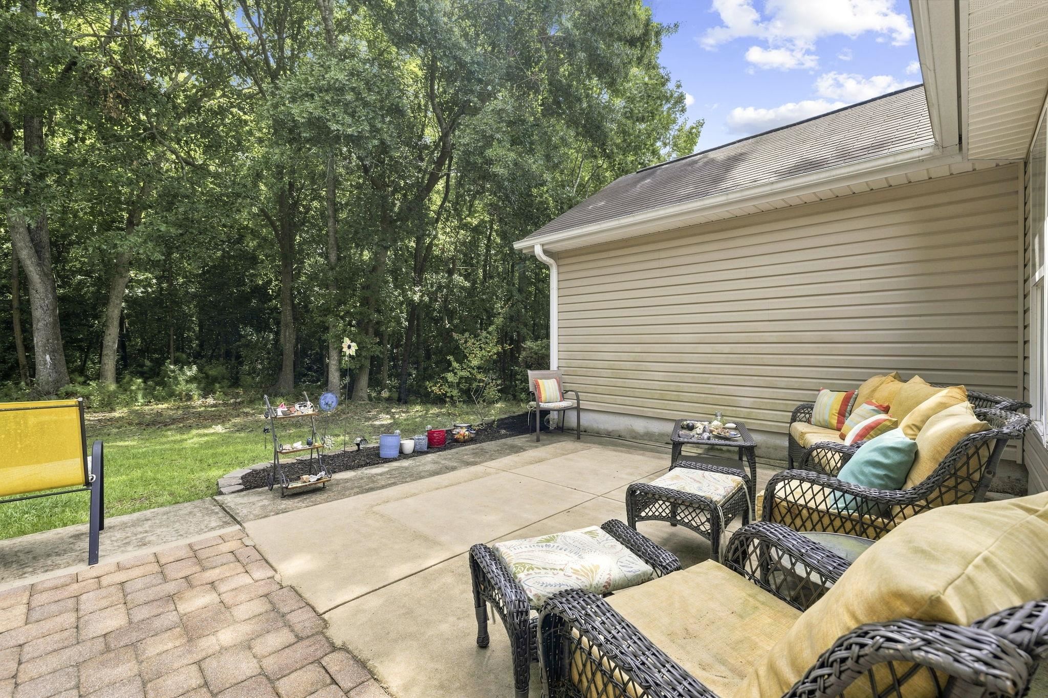 216 Collins Glen Dr. Property Photo 35