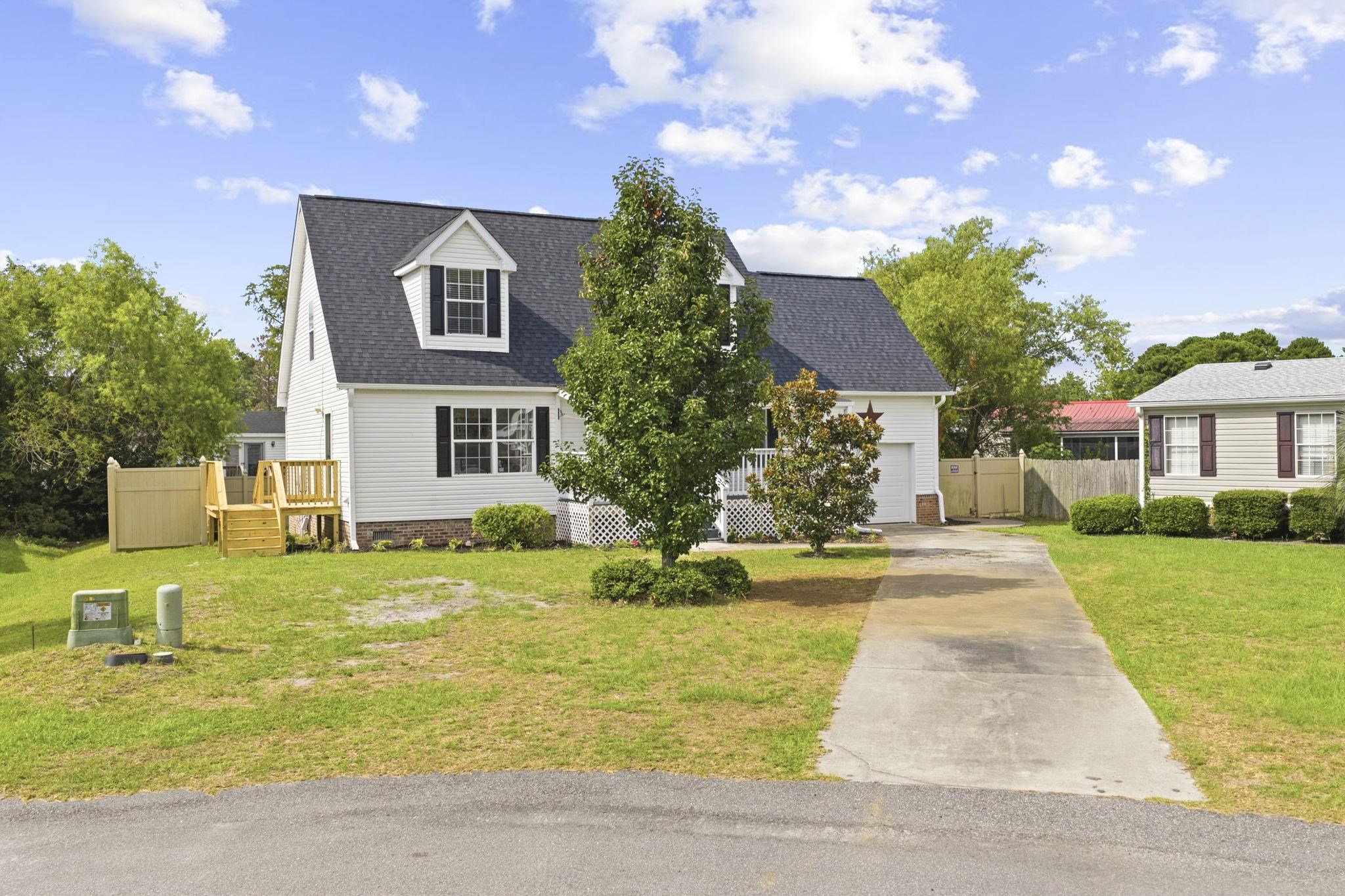 809 Larue Ct. Property Photo 3