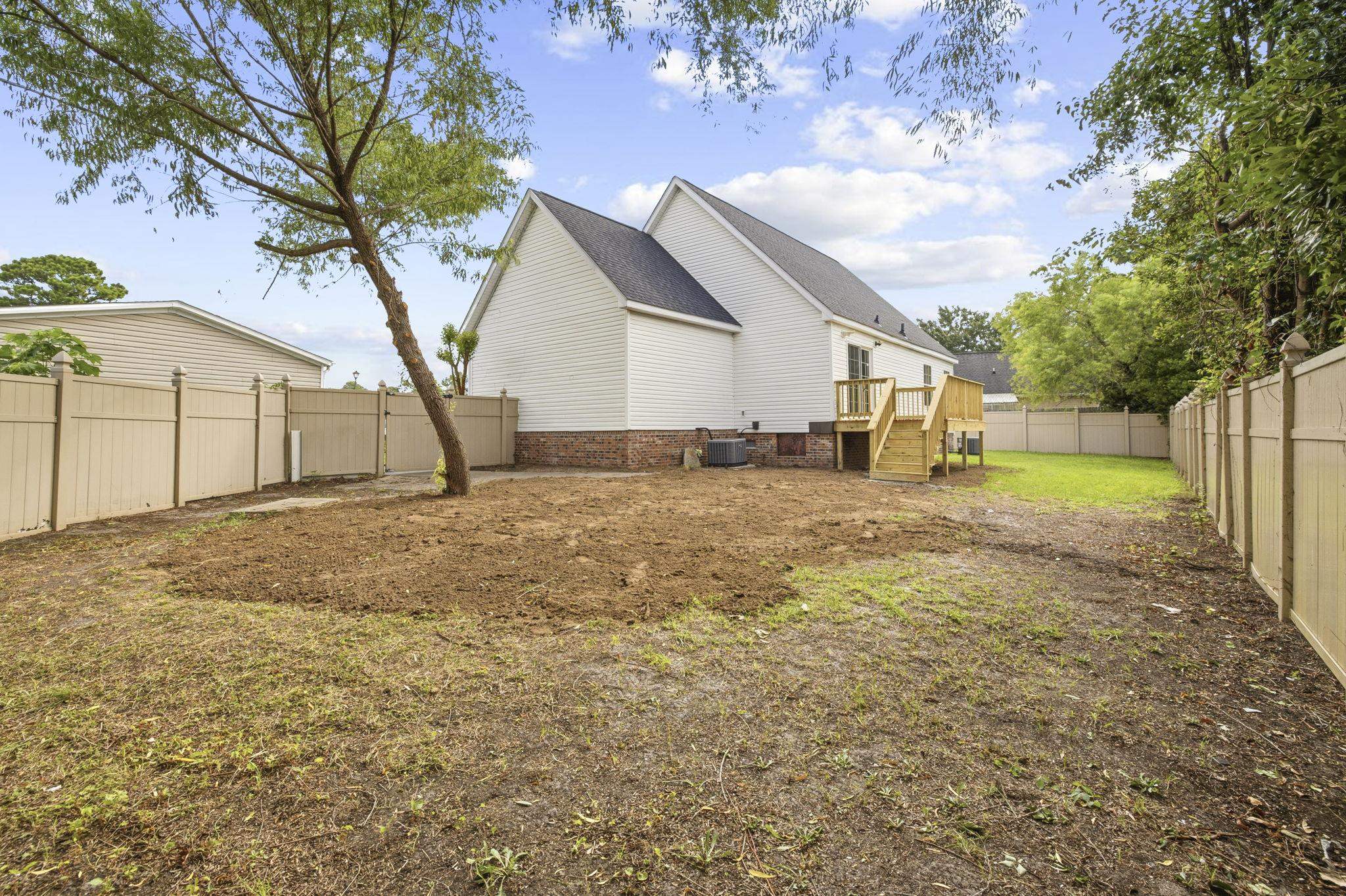 809 Larue Ct. Property Photo 30