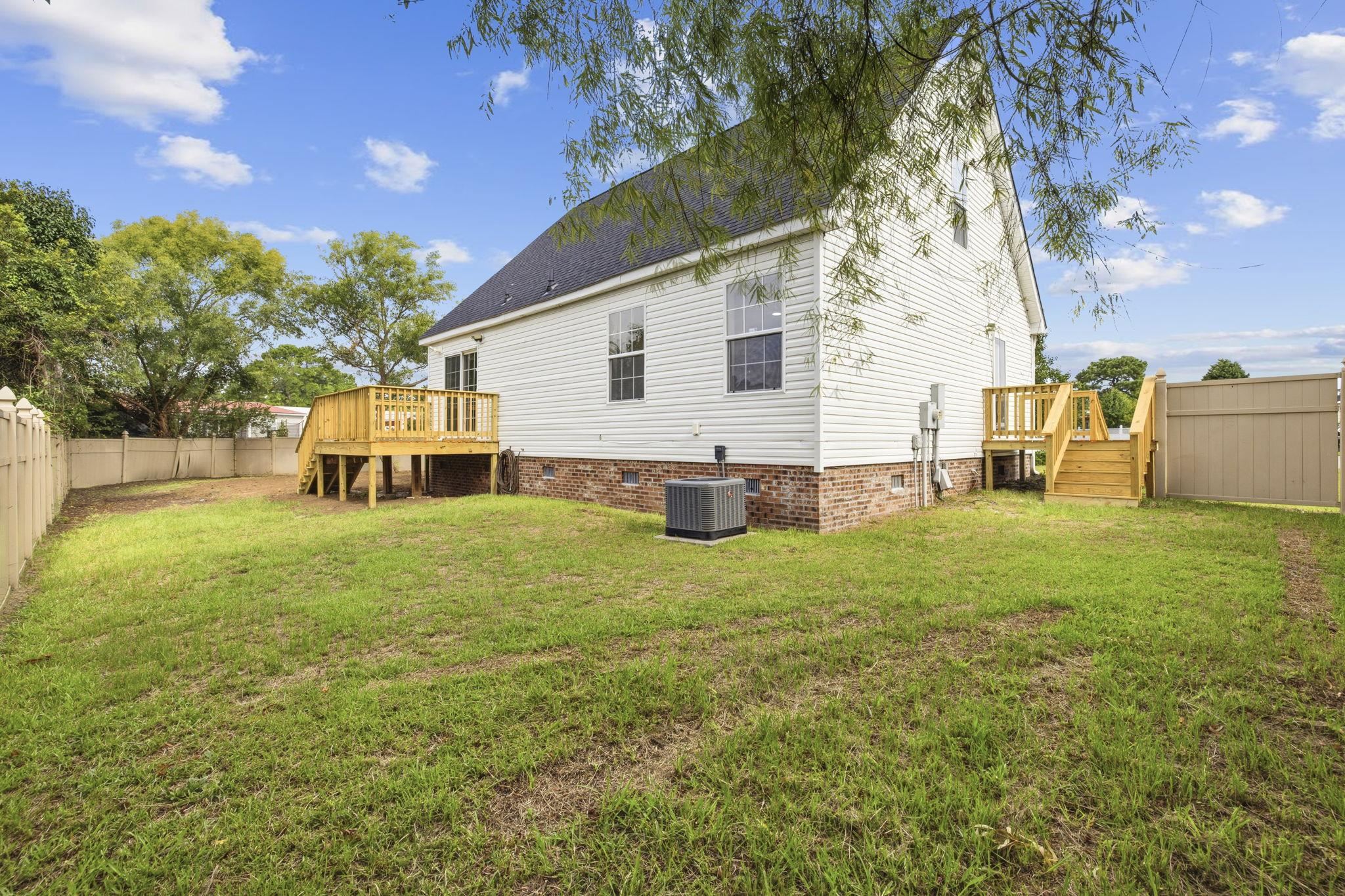 809 Larue Ct. Property Photo 31
