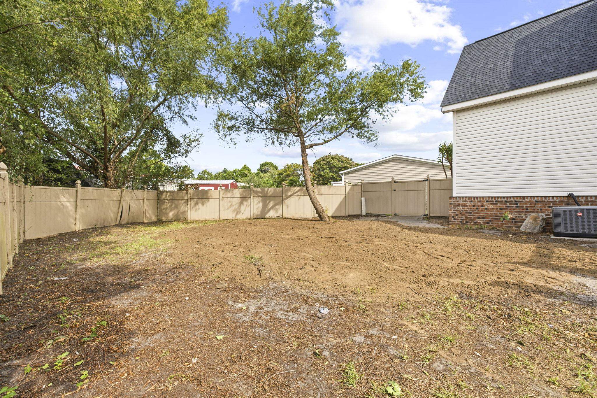 809 Larue Ct. Property Photo 34