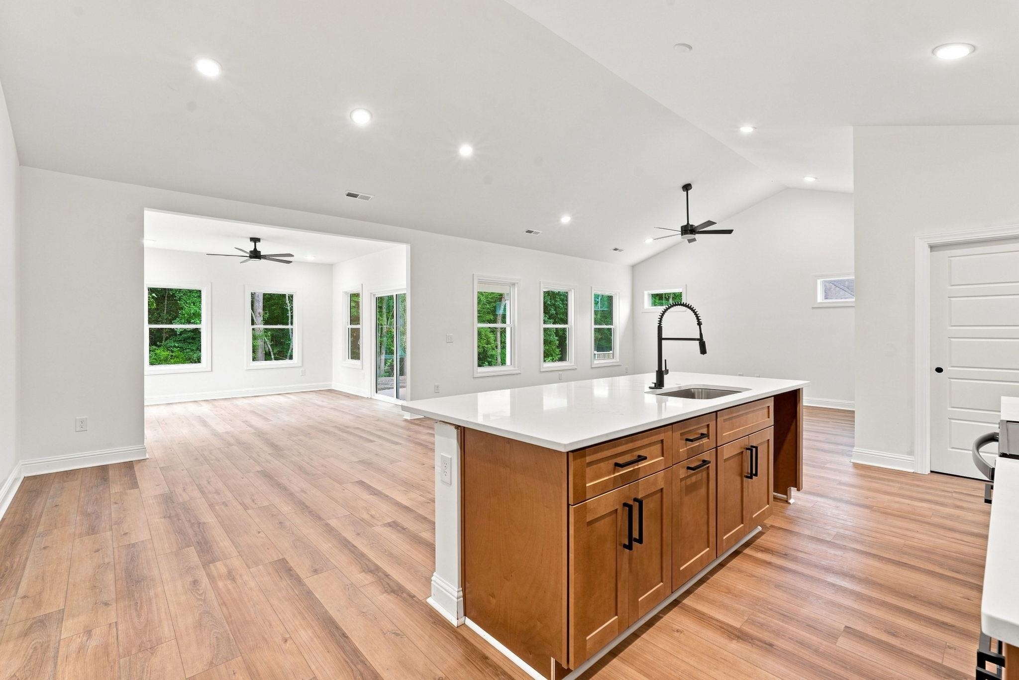2033 Meadowood Ln. Property Photo 4